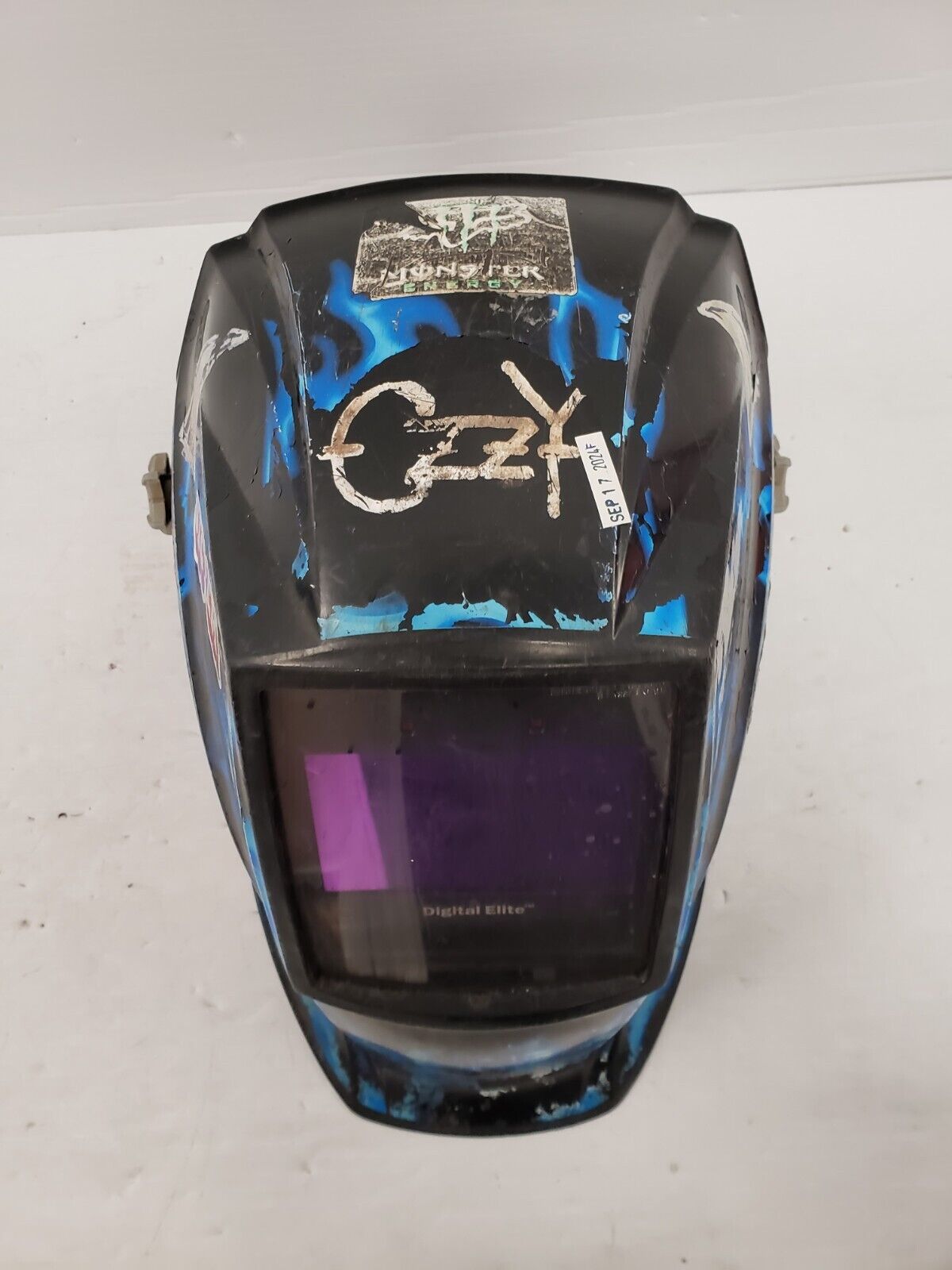 Digital Elite 216326 Blue Rage Auto-Darkening Welding Helmet with Adjustable Shade for Arc/TIG/MIG - Perfect for Metal Fabrication, Construction & DIY Projects