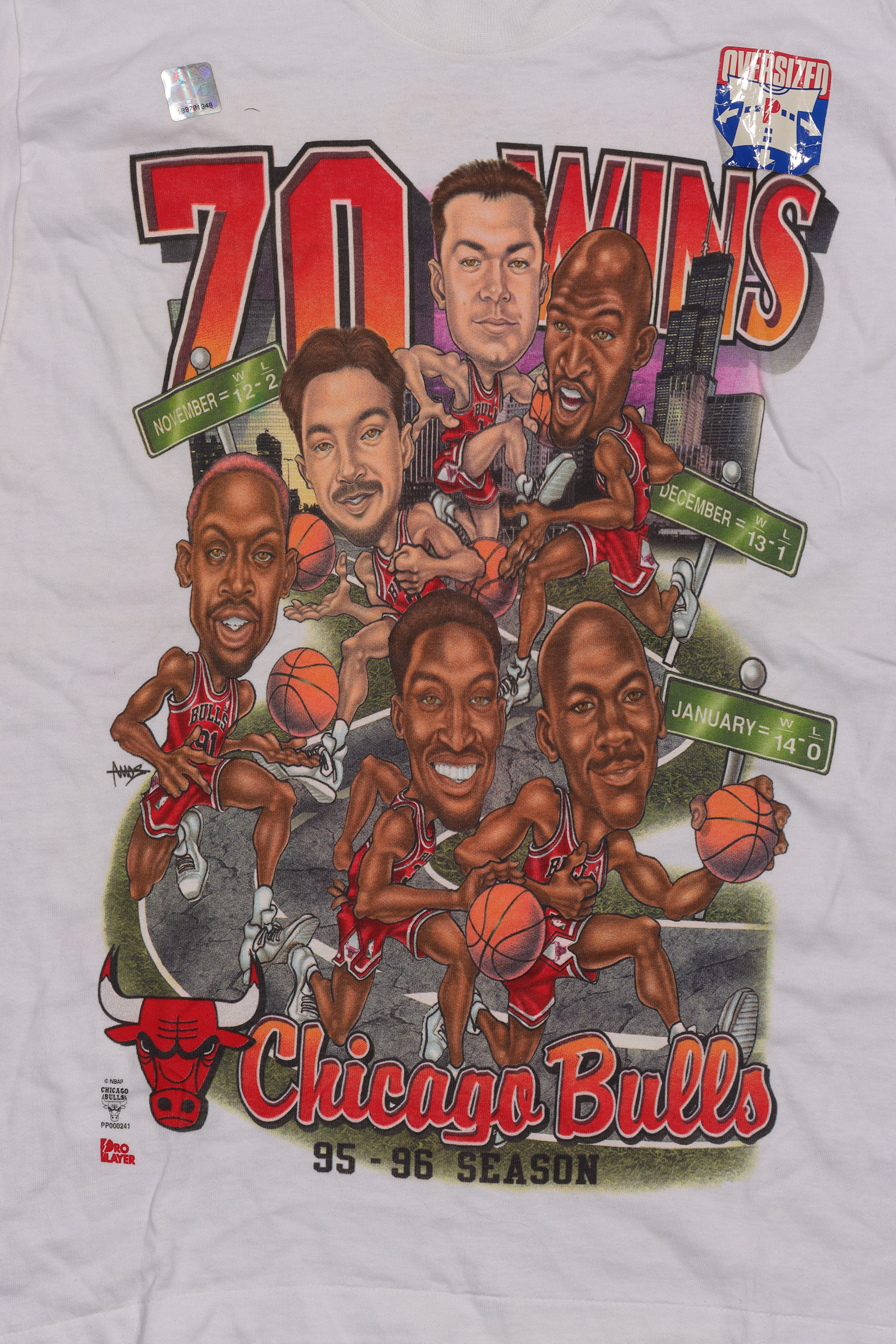 Vintage 1995-96 Chicago Bulls '70 Wins' Championship Logo T-Shirt - Retro NBA Fan Gear for Basketball Games & Casual Wear