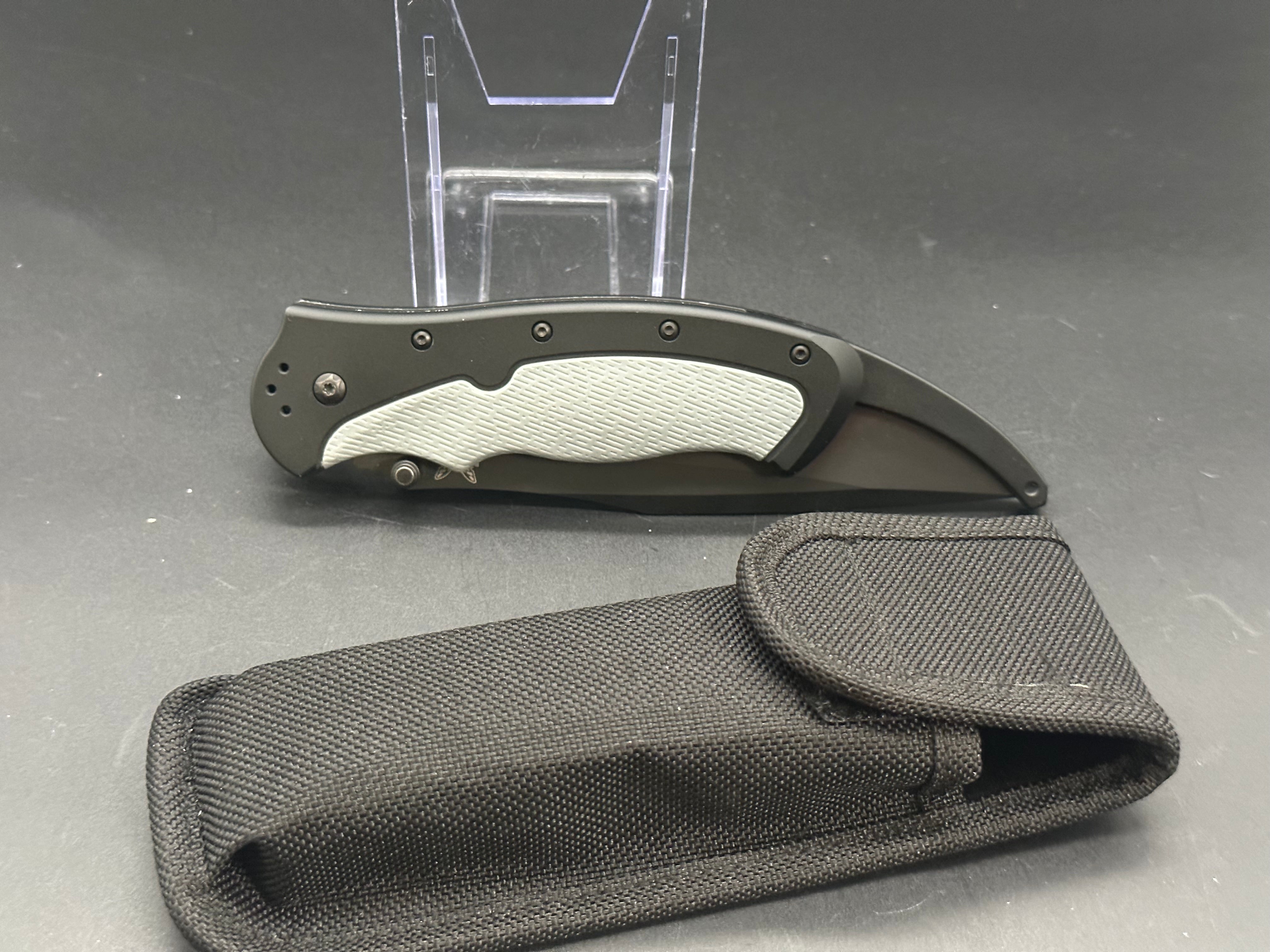 Benchmade LFK Knife - Premium Folding Pocket Knife for Outdoor, Camping & Everyday Carry (EDC) - Sharp Durable Blade for Hiking, Hunting & Survival Gear