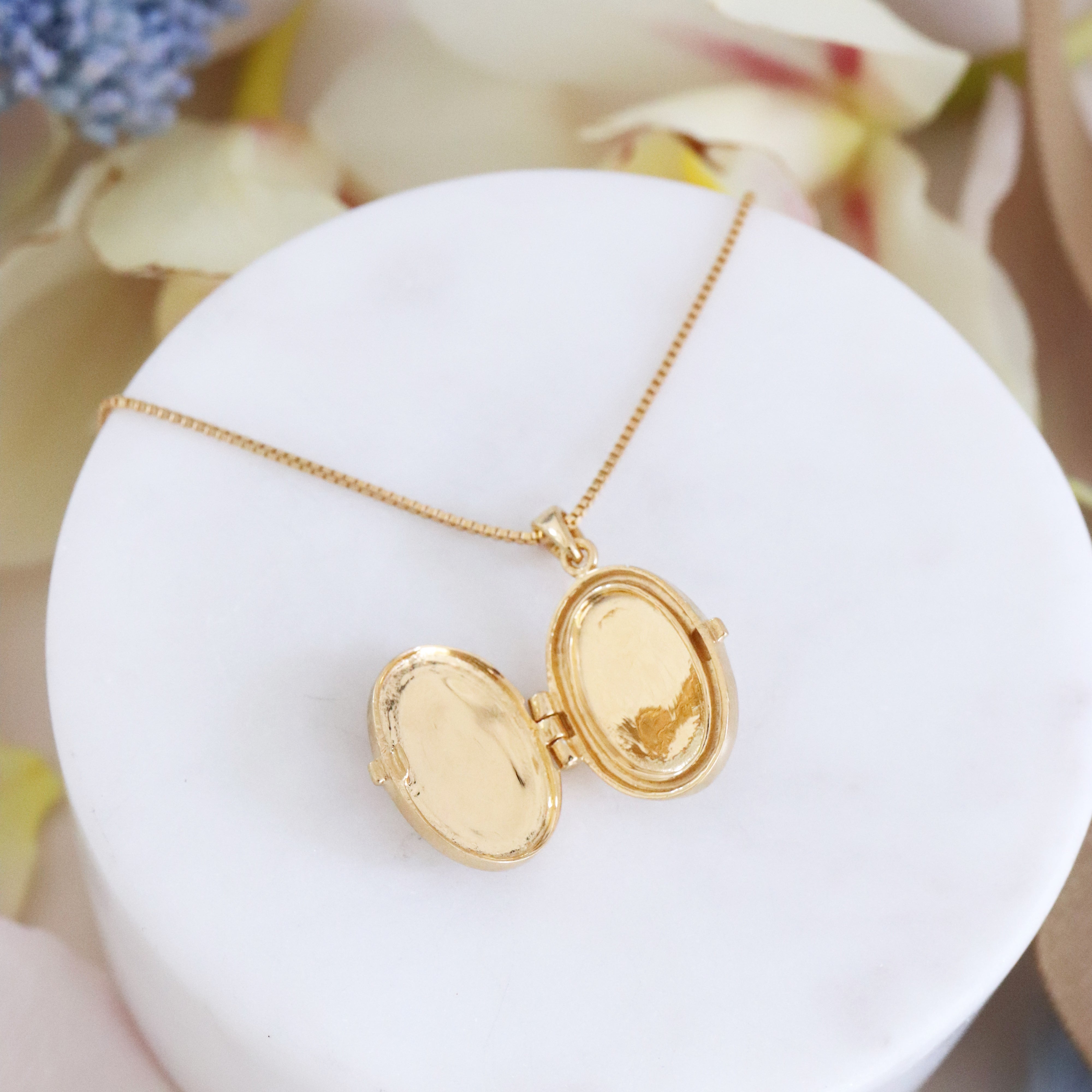 FRAICHE DAFFODIL LOCKET NECKLACE - 14K Gold Pendant with Flower Design for Women, Perfect Gift for Mother's Day, Anniversary & Valentine's Day