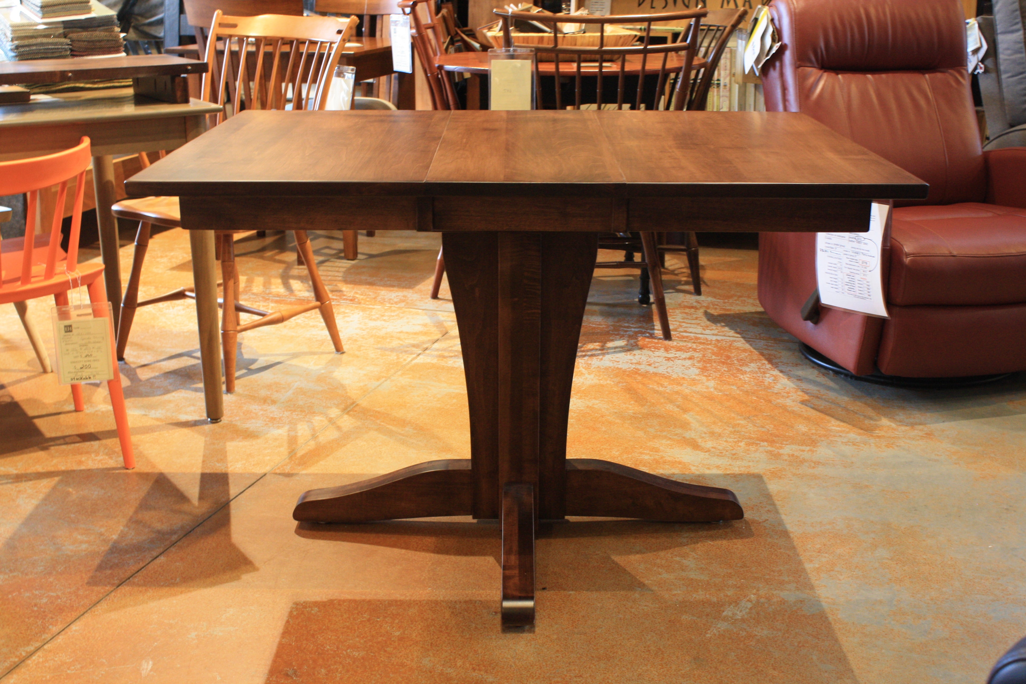 Vintage Single Pedestal Compact Extension Dining Table - Space-Saving Expandable Table for Small Dining Rooms, Kitchens & Apartments