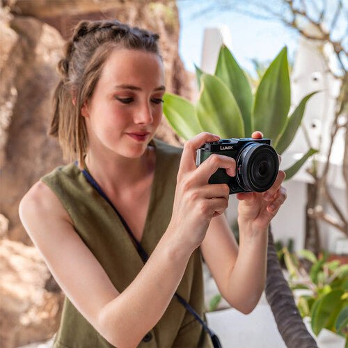 Panasonic Lumix S 26mm f/8 Lens for Leica L Mount - Compact Prime Lens for Street & Travel Photography | Perfect for Vlogging & Everyday Shooting