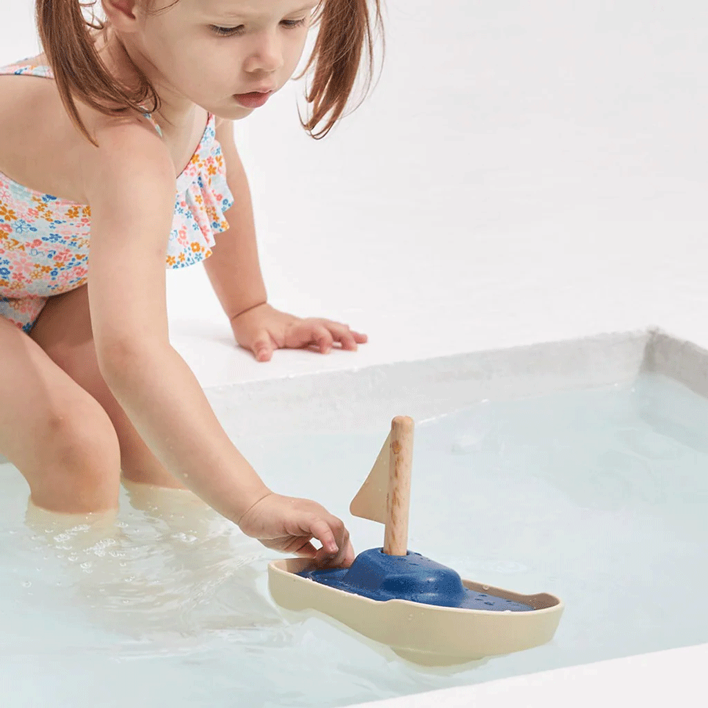 PlanToys Wooden Sailboat Toy - Eco-Friendly & Safe for Kids - Perfect for Pretend Play, Bath Time & Nursery Decor