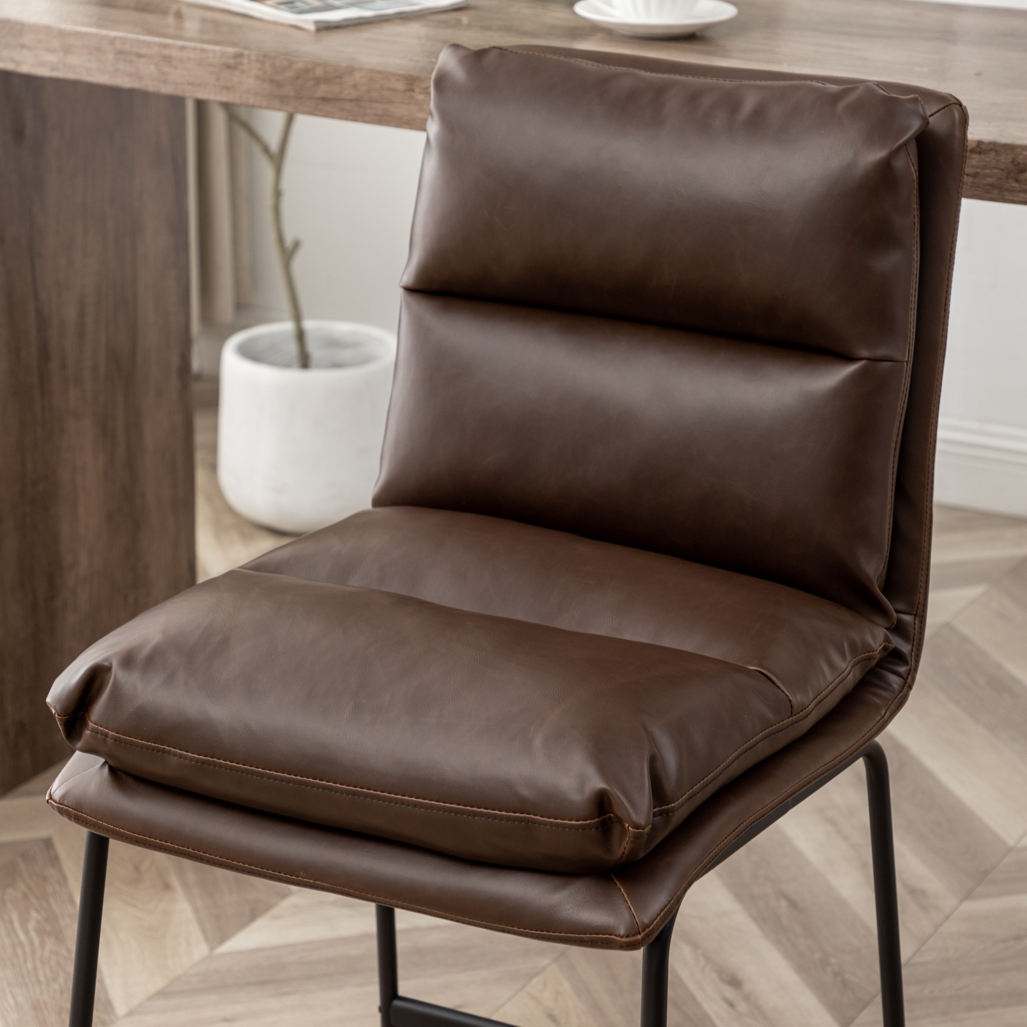 Roundhill Furniture Milos 26