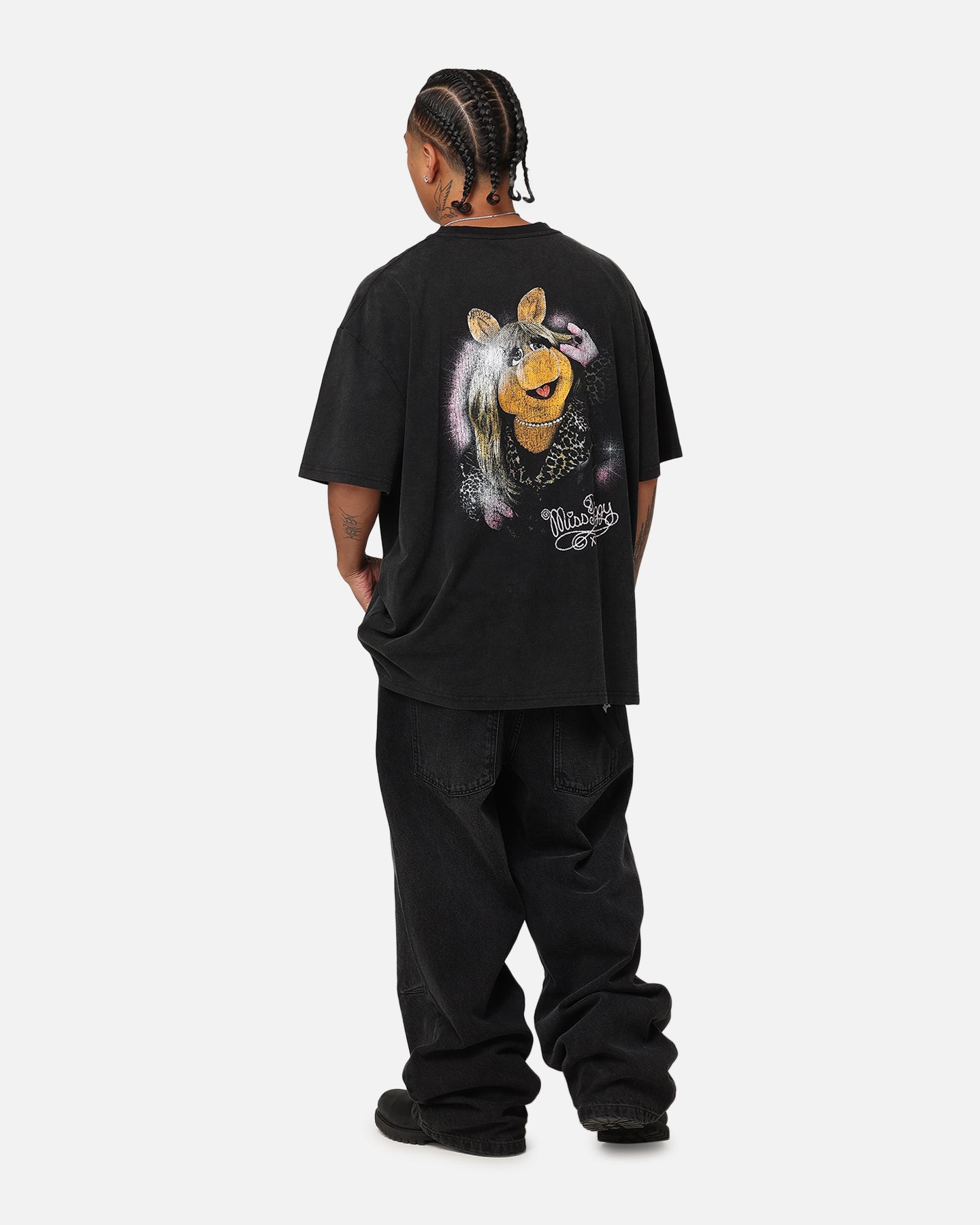 Vintage Disney The Muppets Miss Piggy Heavy Cotton T-Shirt - Black Retro Cartoon Tee for Women & Men - Perfect for Casual Wear, Cosplay, and Disney Fan Gifts
