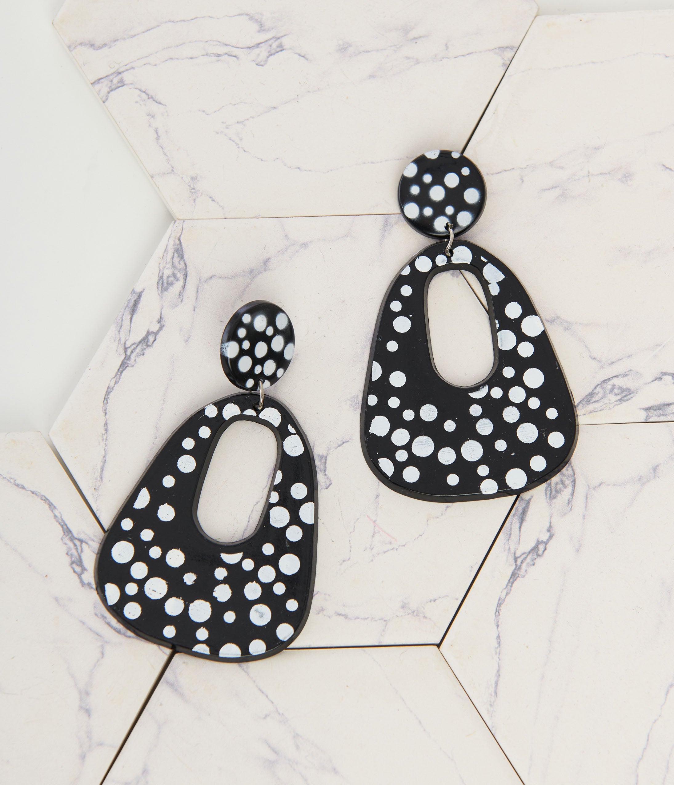 Vintage 1980s Black and White Polka Dot Drop Earrings - Retro Dangle Earrings for Women, Perfect for Parties, Weddings & Everyday Fashion Accessories