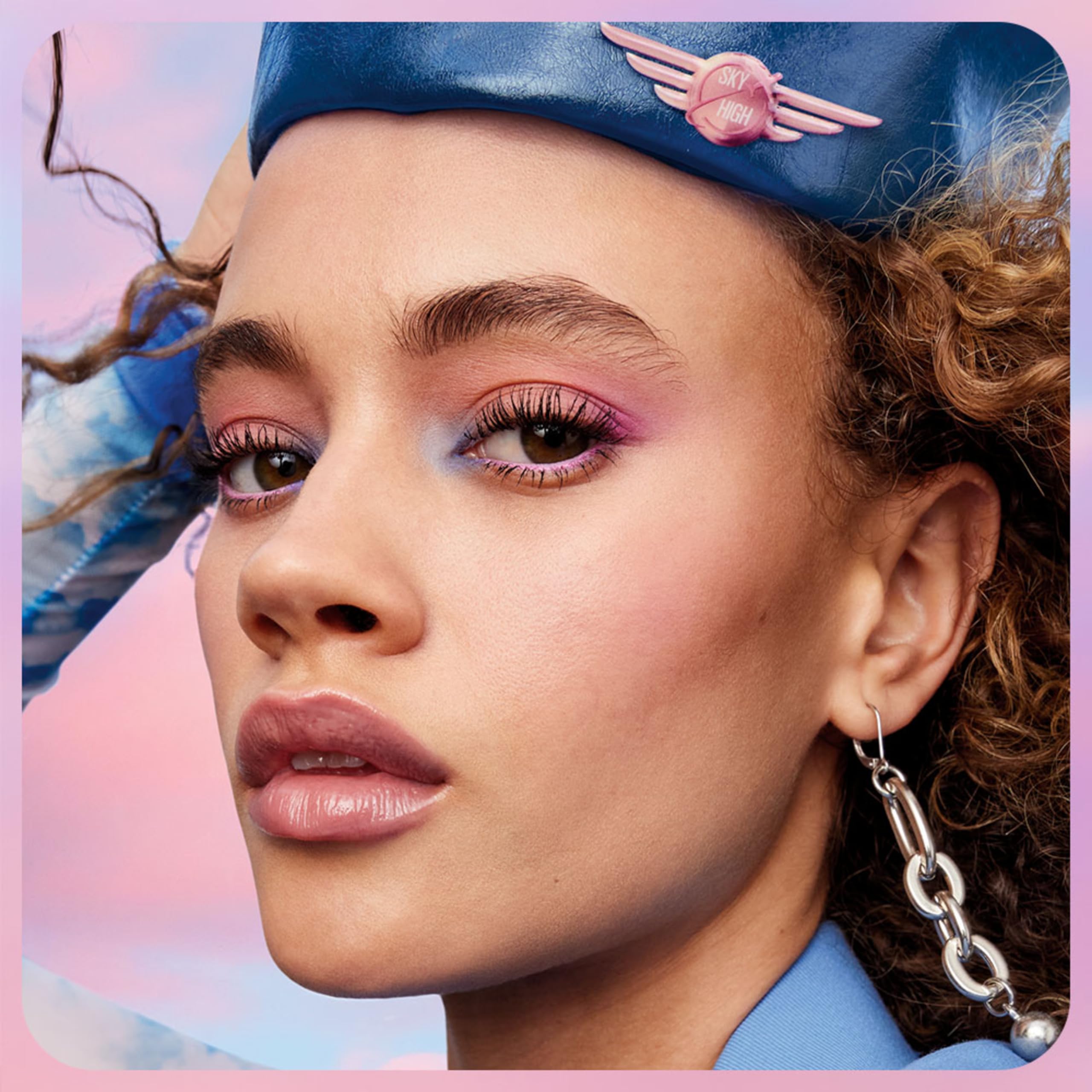 Maybelline Lash Sensational Sky High Washable Mascara - Volumizing & Lengthening Blackest Black Mascara for Defined, Curled Lashes | Buildable Formula | 1 Count | Perfect for Day to Night Makeup Looks