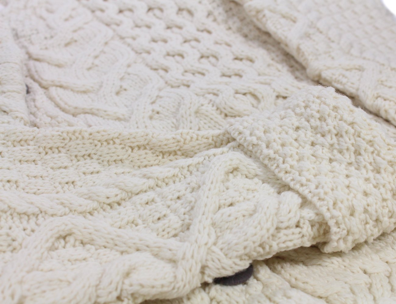 Women's Cable Knit Fashion Cardigan Sweater - Cozy Winter Pullover for Casual Outfits & Office Wear | Perfect for Layering, Date Nights & Holiday Gatherings