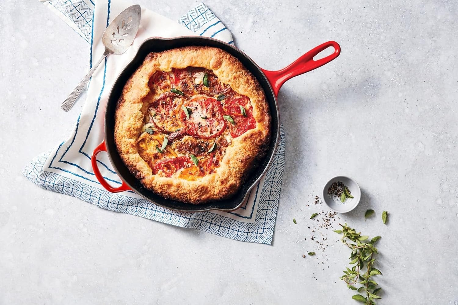 Le Creuset Signature Enameled Cast Iron Skillet - 11.75 Inch, Multiple Colors - Perfect for Searing, Baking & Stovetop to Oven Cooking