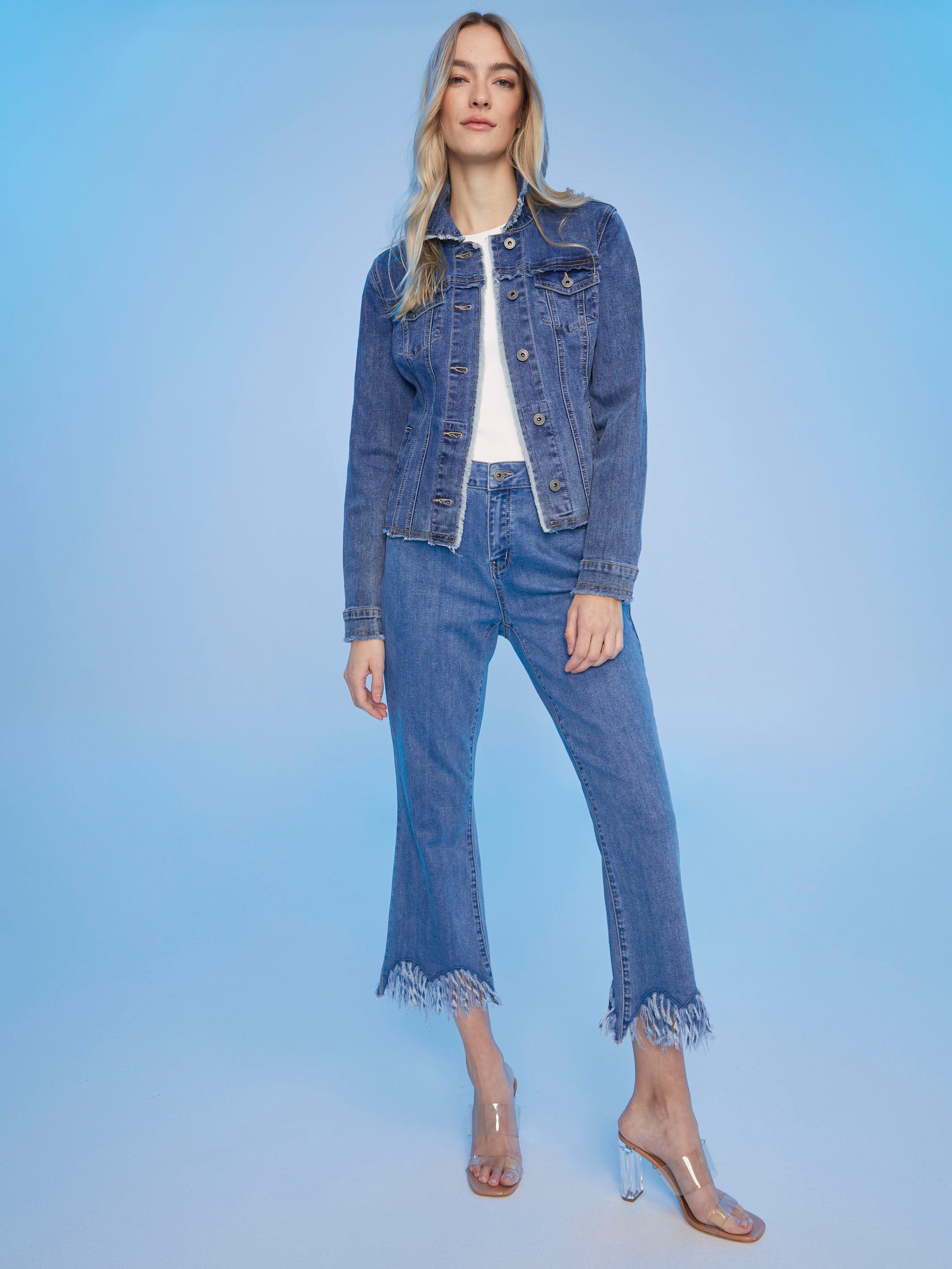 Cropped Fringed Hem Jeans for Women - Distressed Denim Pants - High Waisted Skinny Jeans - Perfect for Casual Outfits & Street Style