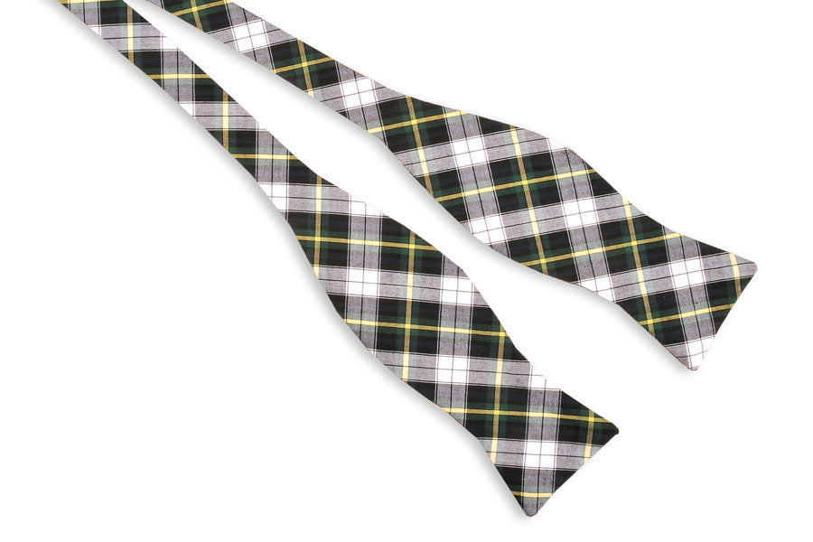 Elegant Snowcapped Spruce Bow Tie for Men - Premium Christmas Holiday Party Wedding Accessory - Perfect for Formal Events, Groomsmen Gifts & Special Occasions
