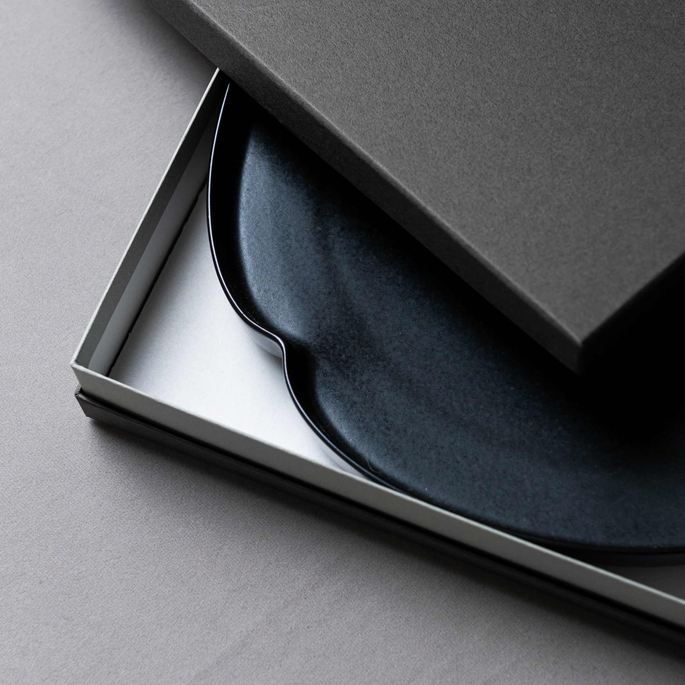 Tsudoi Shallow Plate - Clover & Matte Black Ceramic Dish for Sushi, Appetizers & Desserts | Elegant Japanese Tableware for Home Dining & Party Serving