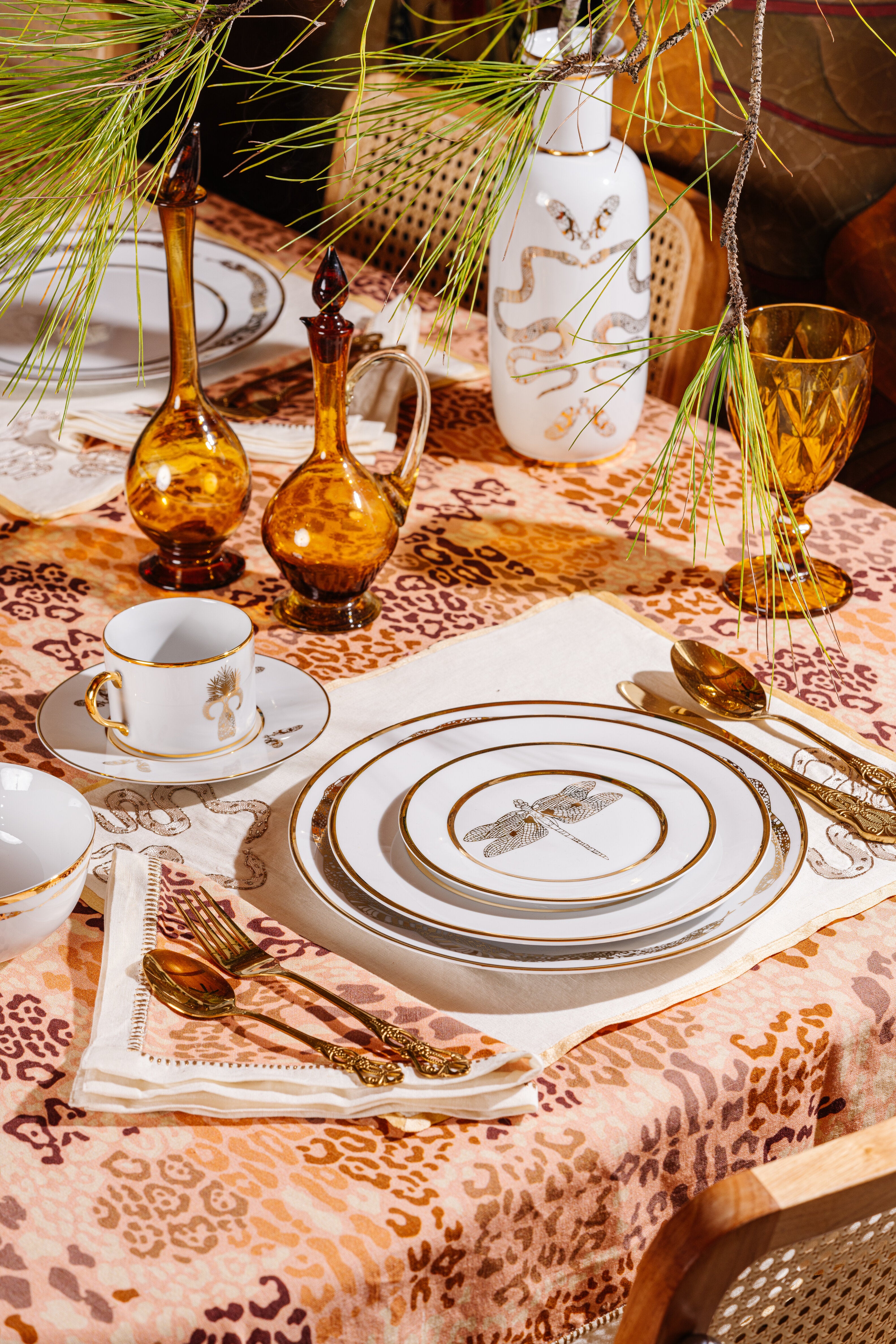 Premium Bread and Butter Plates Set of 4 - Elegant Porcelain Appetizer Dishes for Dinner Parties, Restaurants & Home Use - Perfect for Serving Bread, Butter, Crackers or Small Appetizers