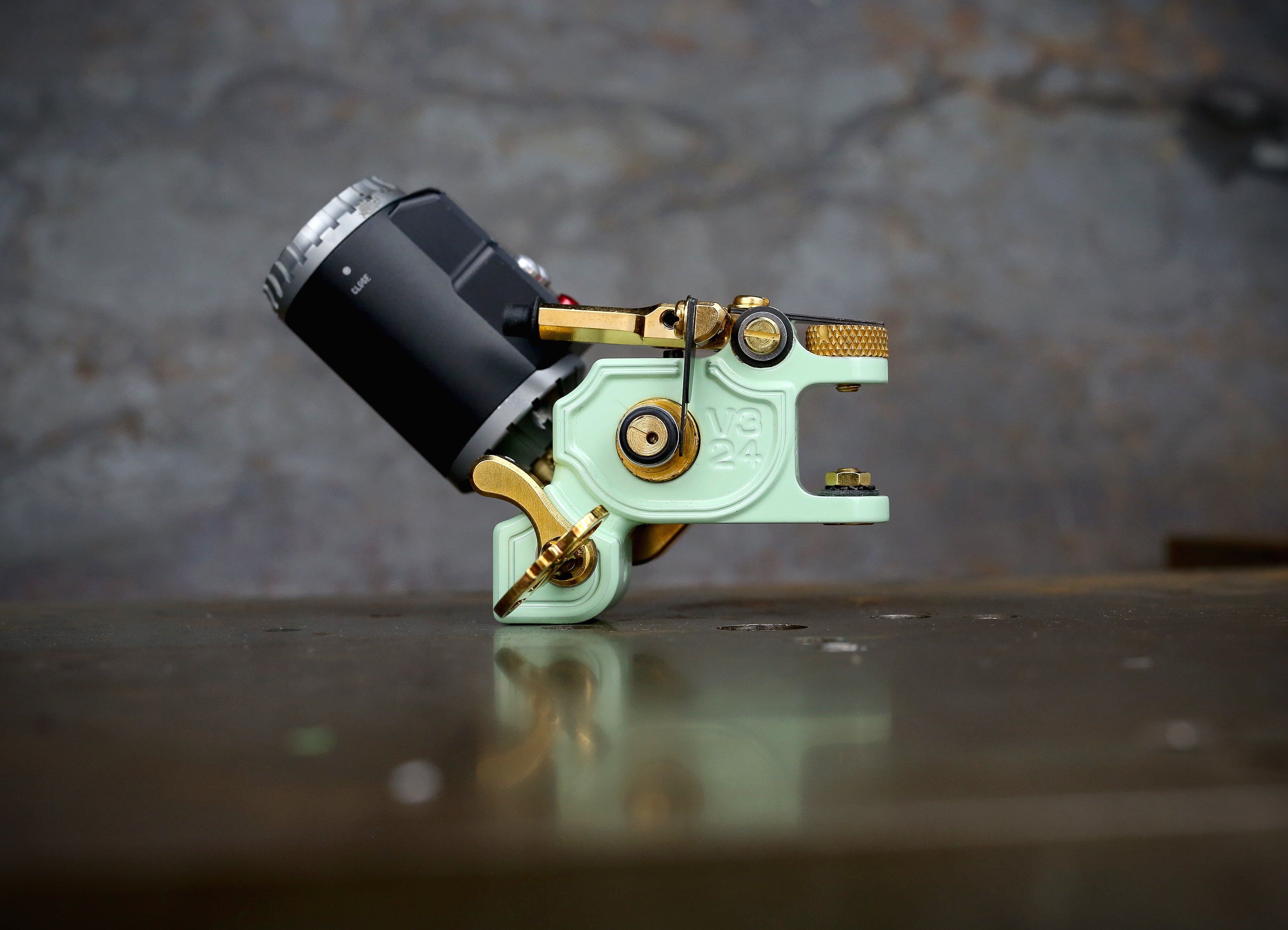Dan Kubin V3/24 Sidewinder Seafoam x Gold RCA Cable - High Quality Audio Cable for Studio Recording & Live Performances - Perfect for Guitar, Bass, and Professional Audio Equipment Connections