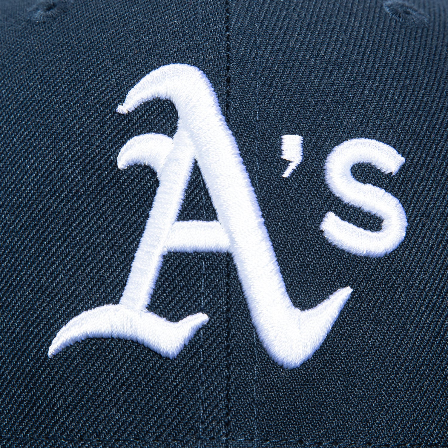 New Era 59Fifty Oakland Athletics Baseball Cap - Navy, Black, White Adjustable Snapback Hat for Men & Women - Perfect for Baseball Games, Streetwear & Casual Outfits