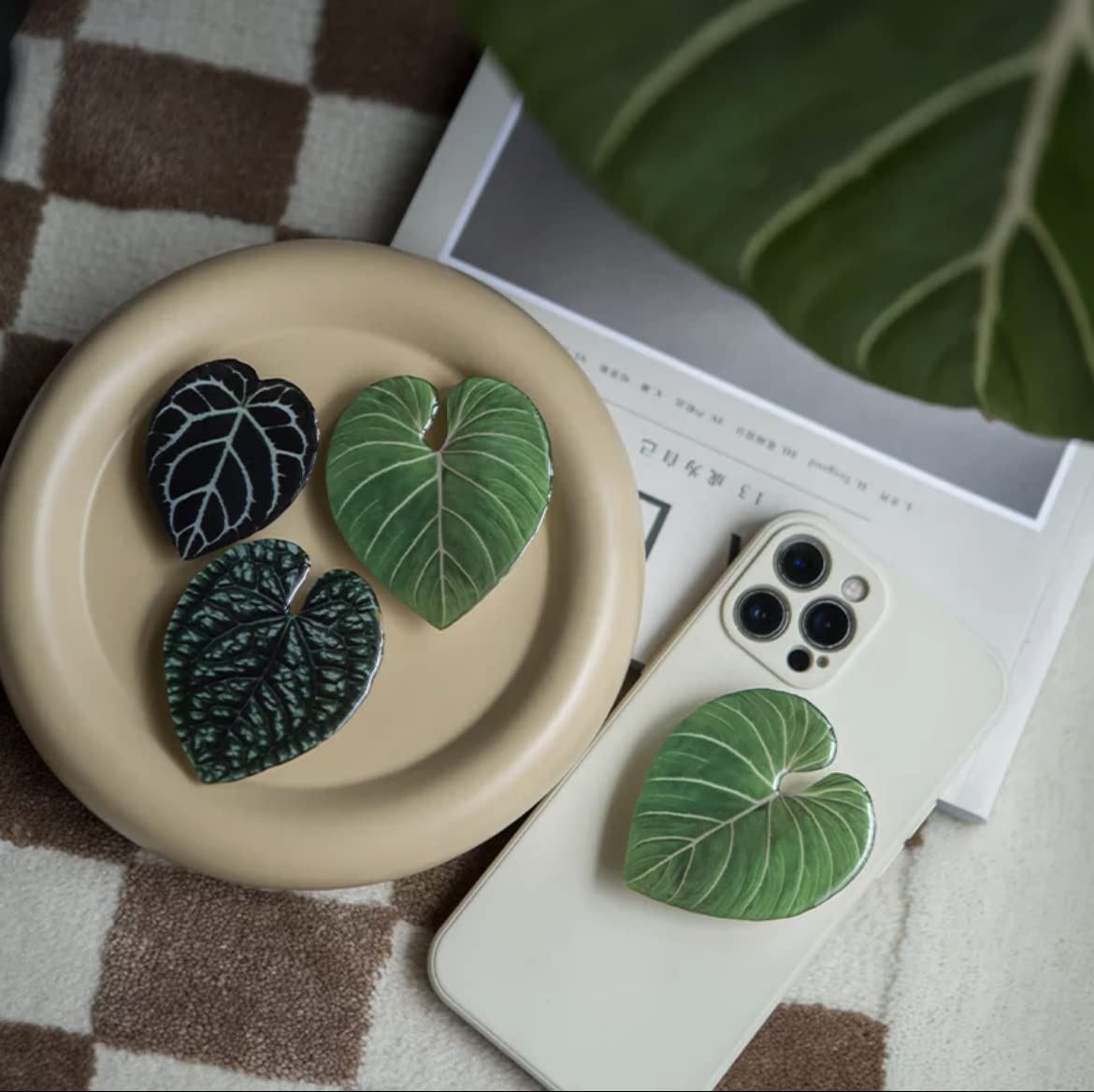 Monstera Anthurium Philodendron Leaf Tropical Aroid Plant Phone Grip - Non-Slip Handle for iPhone, Samsung & Tablets (Crystallinum) - Perfect for Home, Office & Travel Use