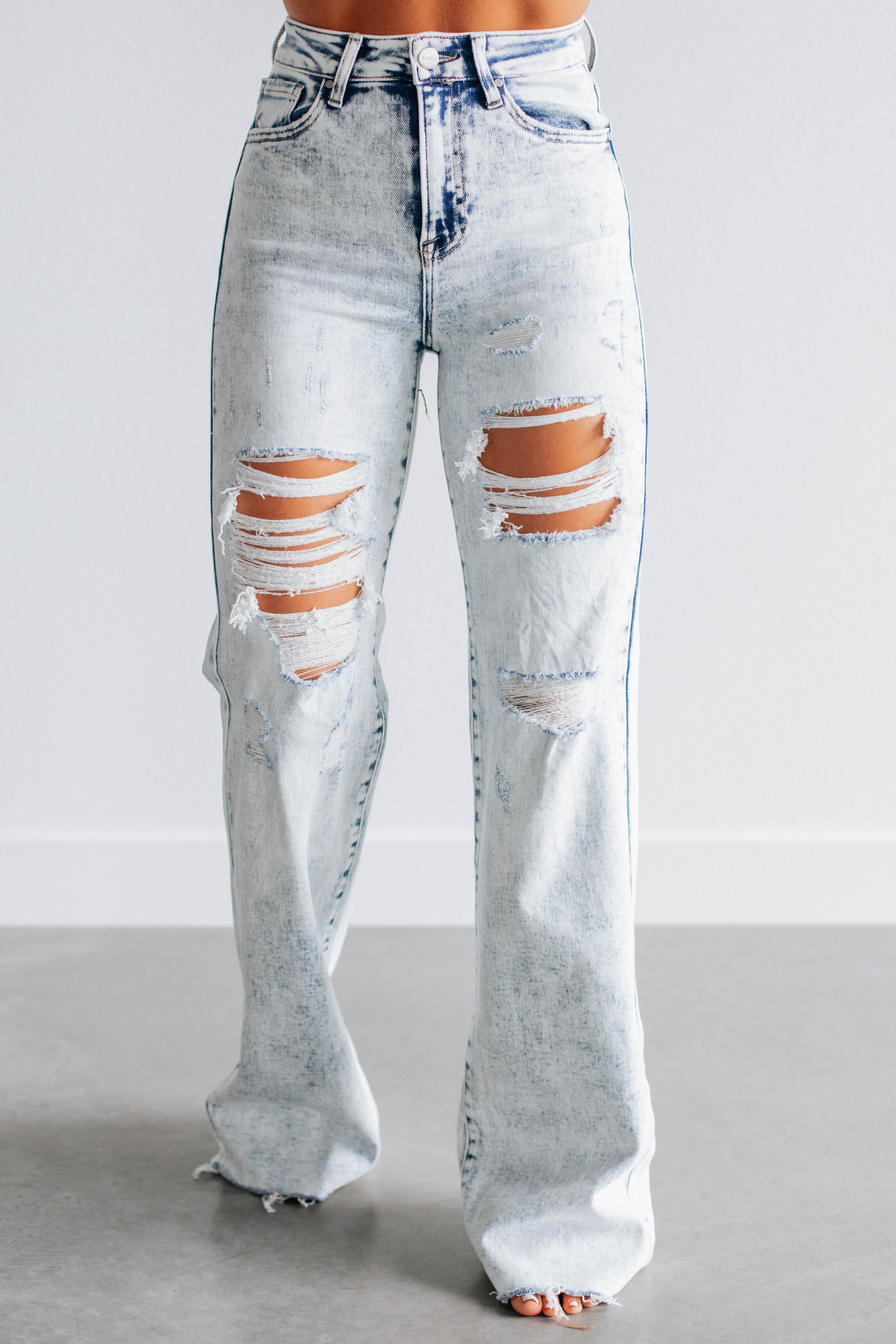 Avril Risen Vintage Light Wash High Waist Distressed Jeans for Women - Perfect for Casual Outfits, Date Nights & Street Style Fashion