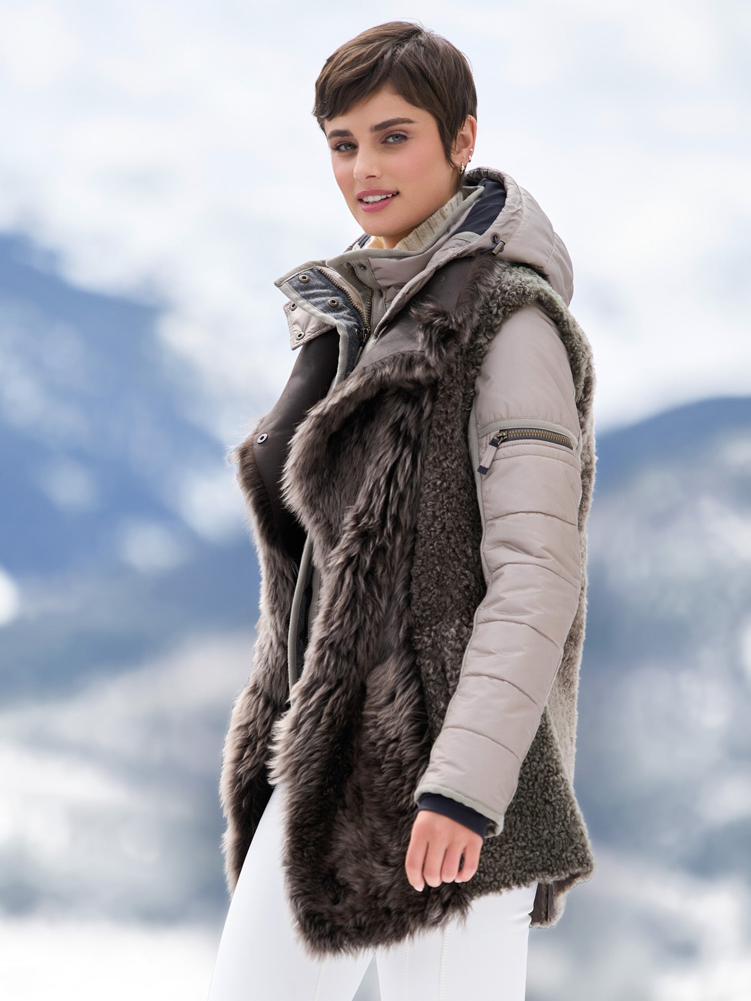 Alicia Reversible Vest for Women - Lightweight Quilted Puffer Jacket with Pockets | Perfect for Outdoor Activities, Travel & Layering