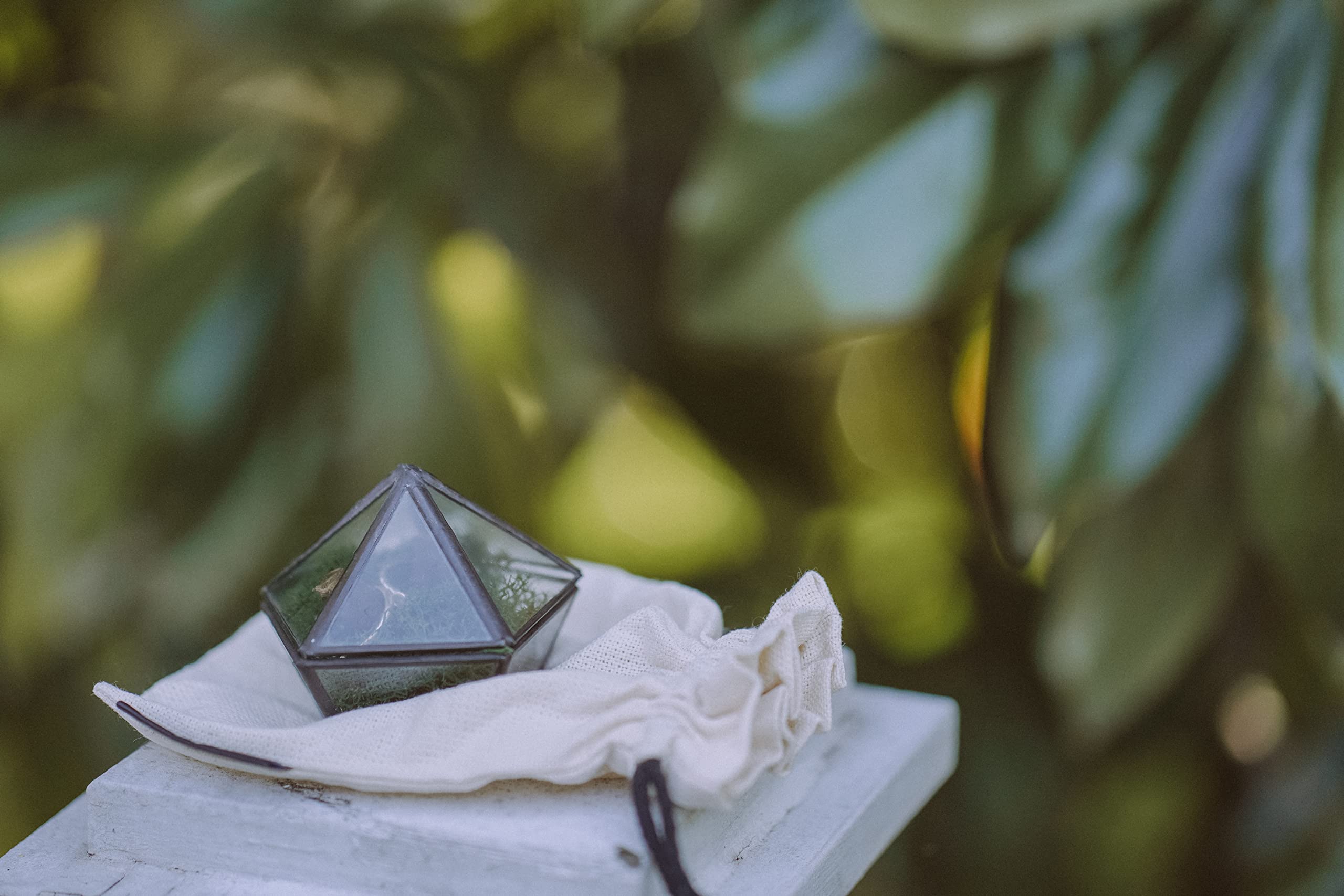 Elegant Black Glass Ring Box for Wedding Ceremony - Ring Bearer Pillow & Proposal Engagement Ring Holder - Perfect for Wedding, Engagement, and Gift Giving