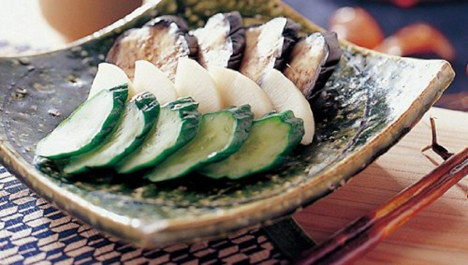 IPPINKA Japanese Tsukemono Pickle Maker - BPA Free, Made in Japan - Perfect for Homemade Pickles, Fermented Foods & Healthy Snacks