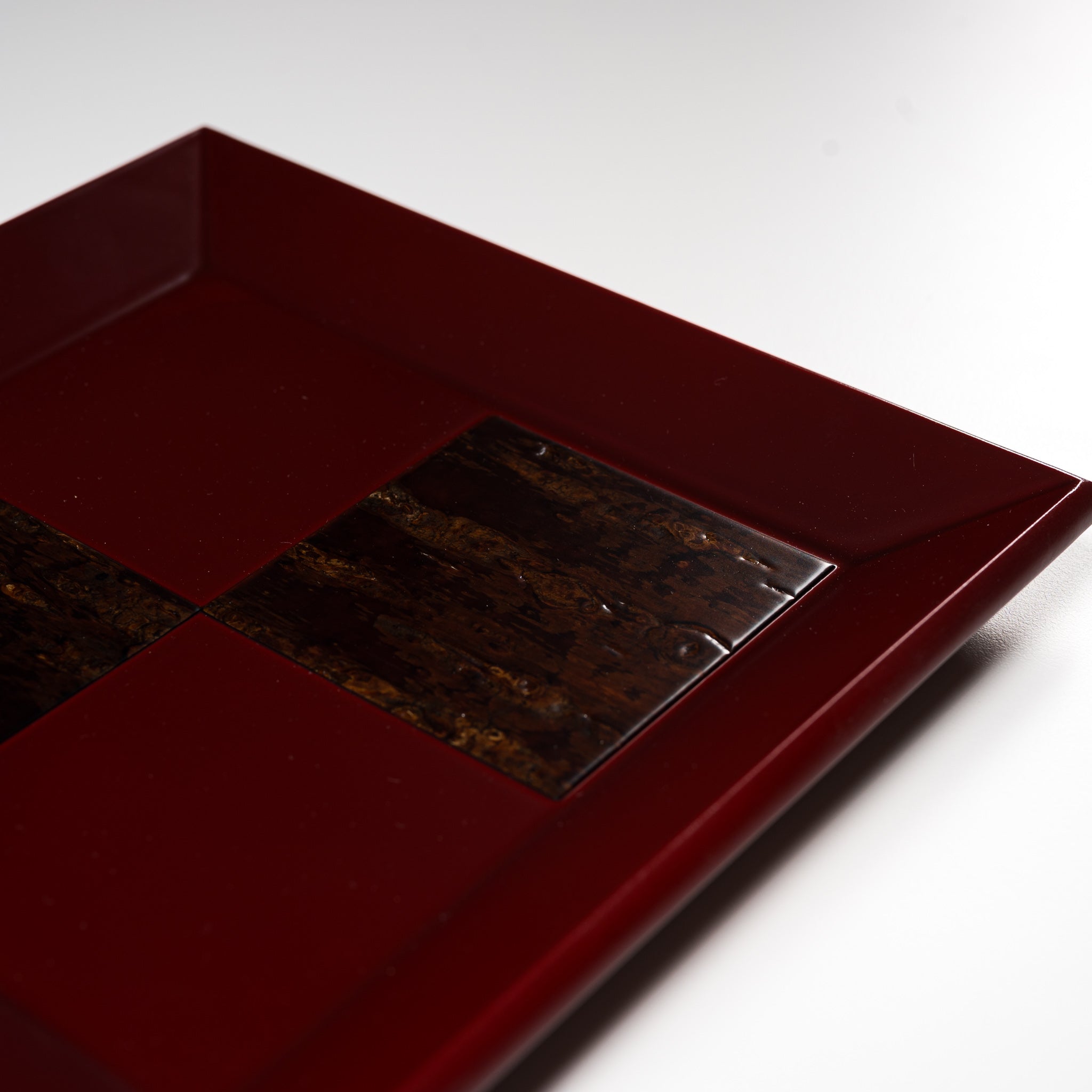 Premium Cherry Bark Square Tray - 20cm Handcrafted Benizakura Design by Tomioka Shop | Elegant Home Decor for Dining Table, Coffee Table & Gift Giving