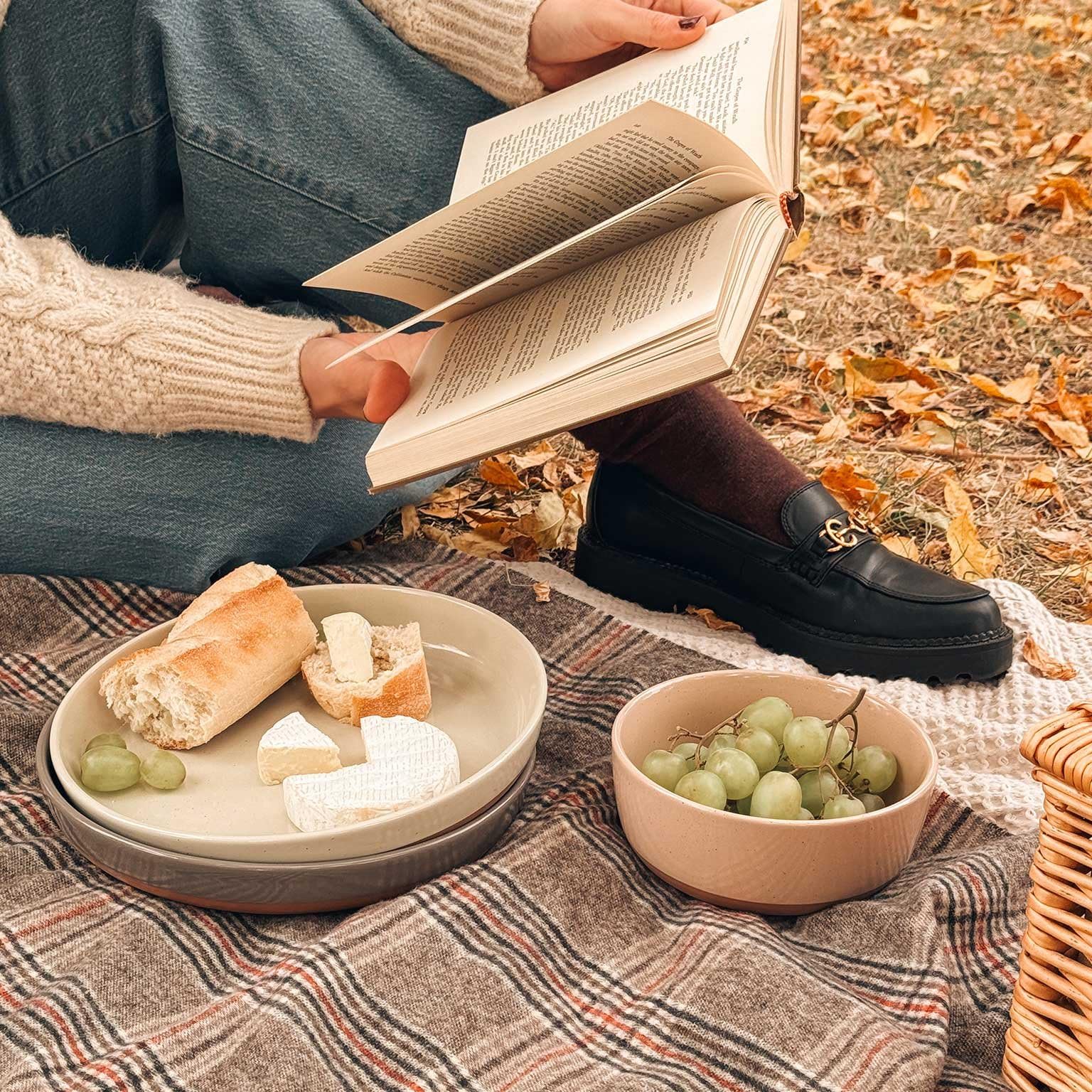 4-Piece Porcelain Bowl Set - 25oz Microwave, Dishwasher & Oven Safe Soup & Cereal Bowls - Perfect for Family Dinners, Meal Prep & Entertaining Guests