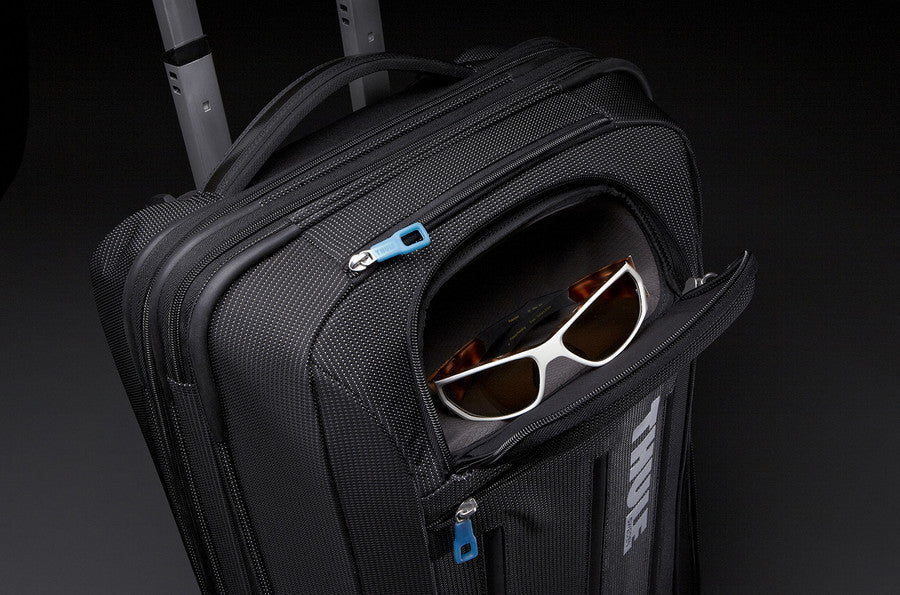 Thule Crossover 22”/58cm Rolling Upright Suiter Luggage - Durable Carry-On Suitcase for Business Travel & Weekend Getaways