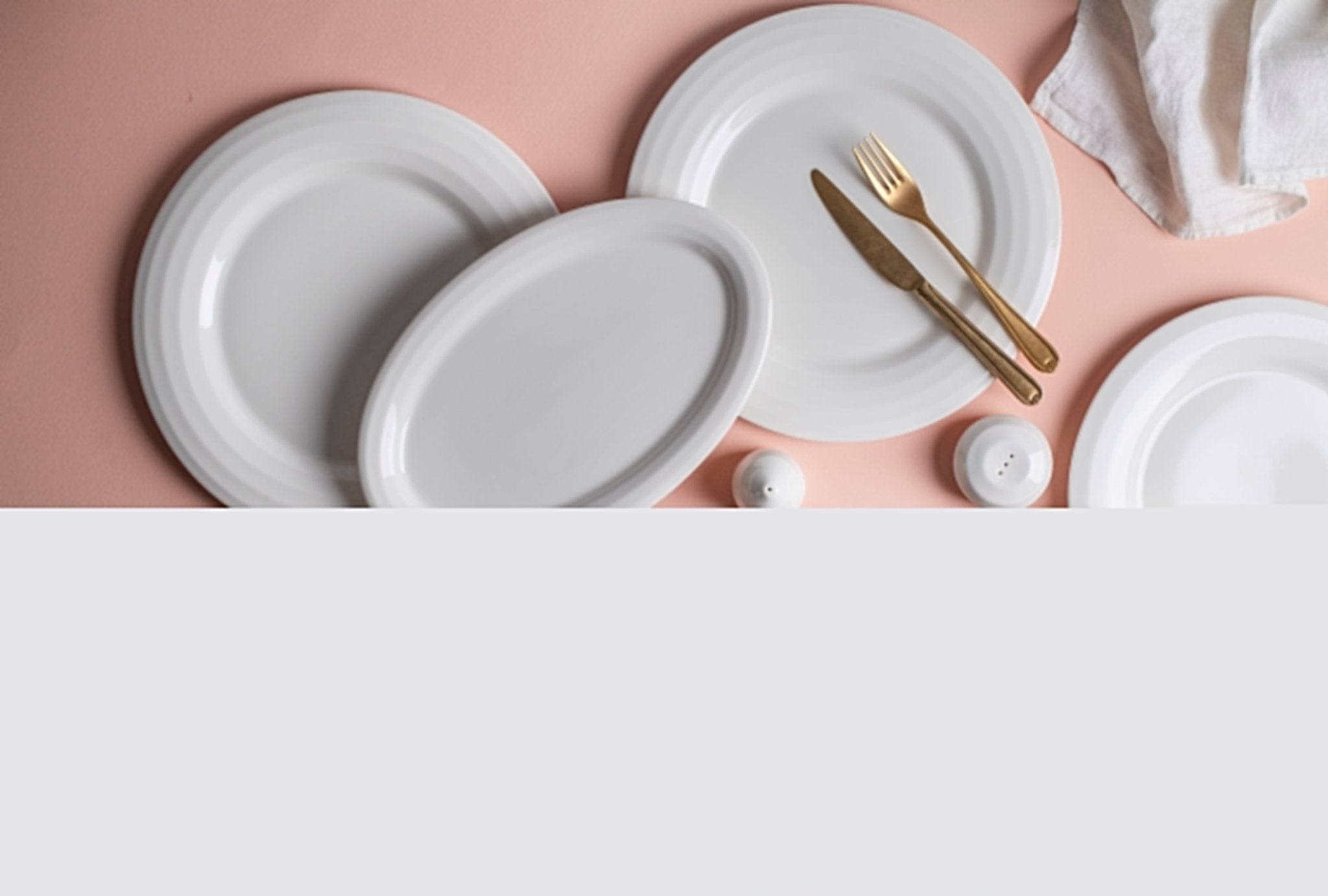 **Halo Service Plate 22cm - Elegant White Porcelain Dinner Plate for Fine Dining, Weddings & Special Occasions**