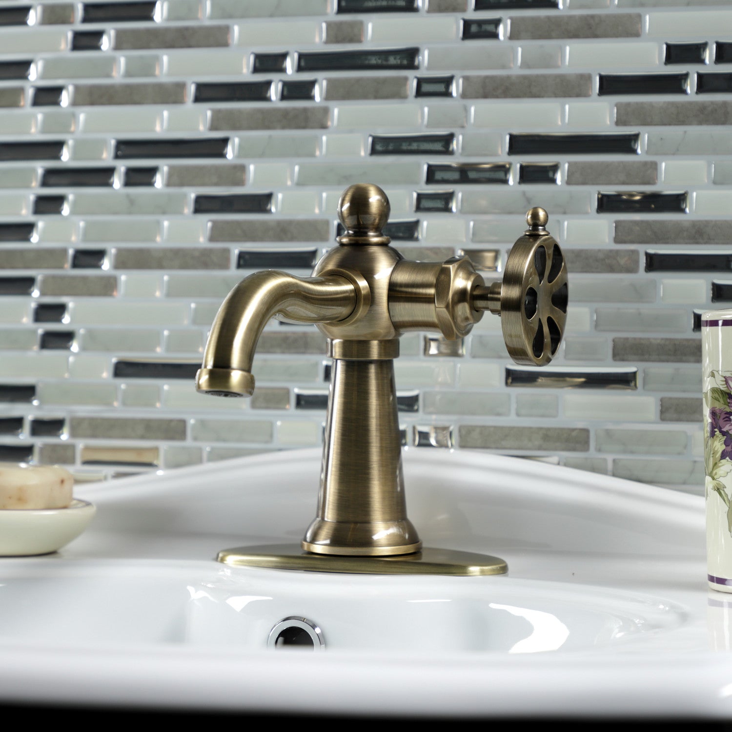 Belknap KSD3543RX Single Handle 1 Hole Bathroom Sink Faucet with Deck Plate & Push Pop Up Drain - Antique Brass Finish for Bathroom Vanity, Powder Room, and Guest Bath Installation