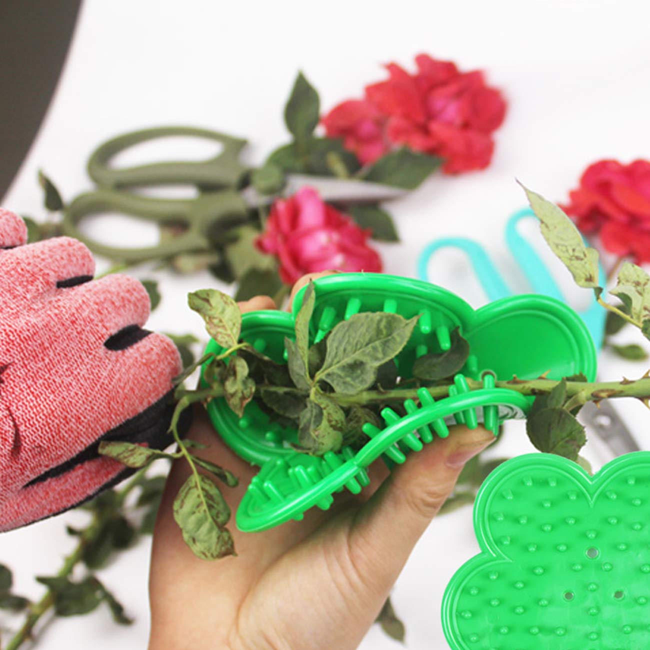 TIHOOD 3PCS Professional Rose Leaf Thorn Stripper Kit - Garden Thorn Remover Tool Set for Roses with Protective Gloves (2 Rose Strippers + 1 Glove) - Perfect for Flower Arranging, Gardening & Floral Decorations