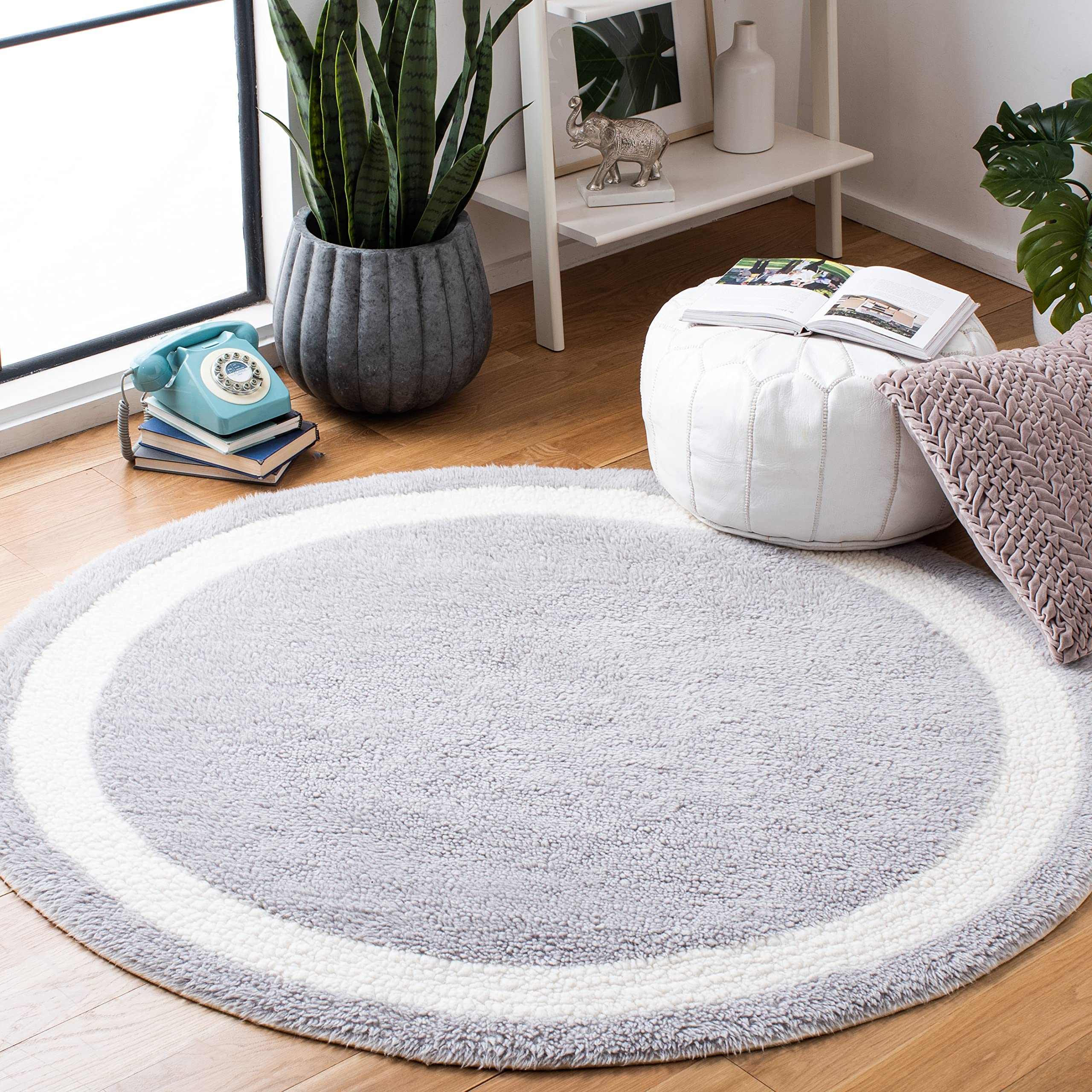 SAFAVIEH Vermont Collection 5' Round Area Rug - Handmade Grey & Ivory New Zealand Wool, Machine Washable for High Traffic Areas | Perfect for Living Room, Bedroom & Home Decor