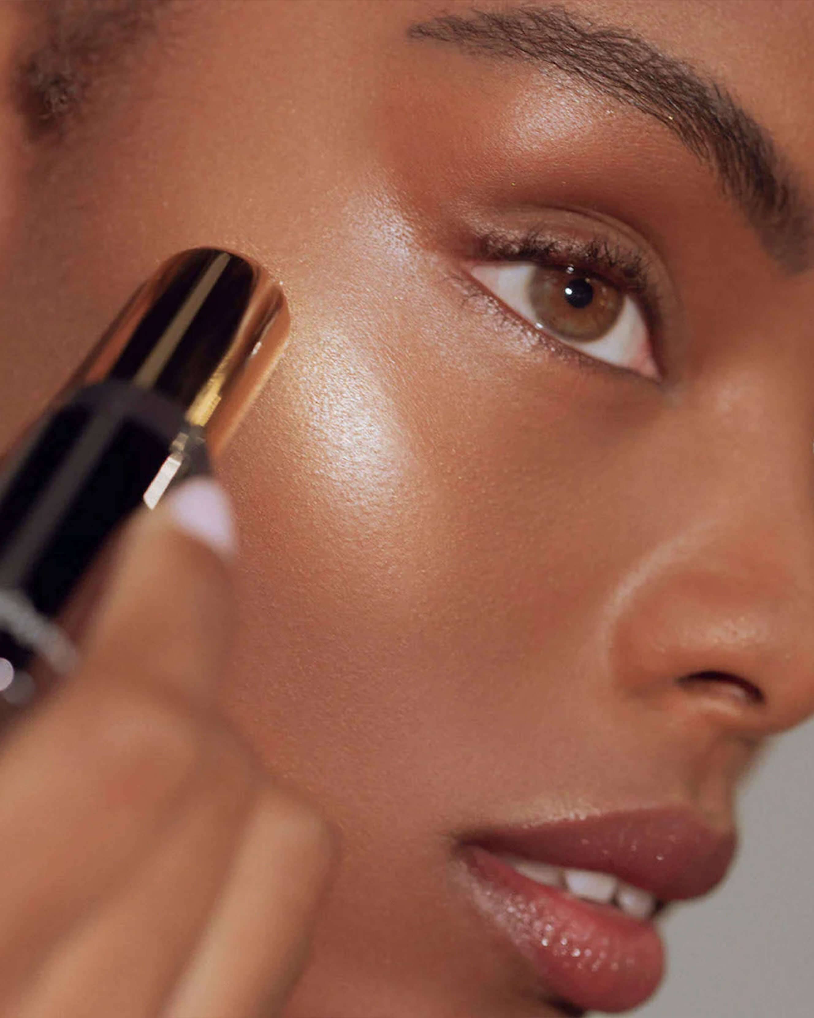 RÓGLOW Skin Stick Highlighter - Glow & Shine Makeup Stick for Face & Body, Natural Radiance Enhancer | Perfect for Contouring, Cheekbones & Everyday Glam Makeup Looks