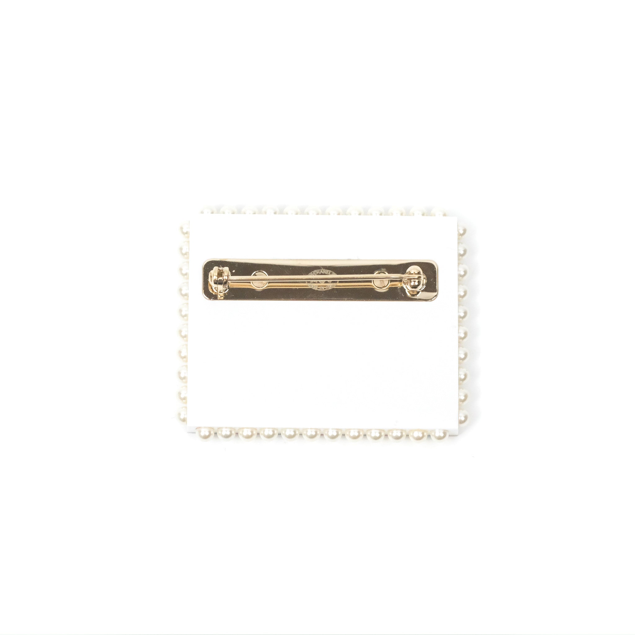 Chanel CC Logo Pearl Brooch Gold Tone Vintage 19C - Elegant Jewelry for Women, Perfect for Parties, Weddings & Special Occasions