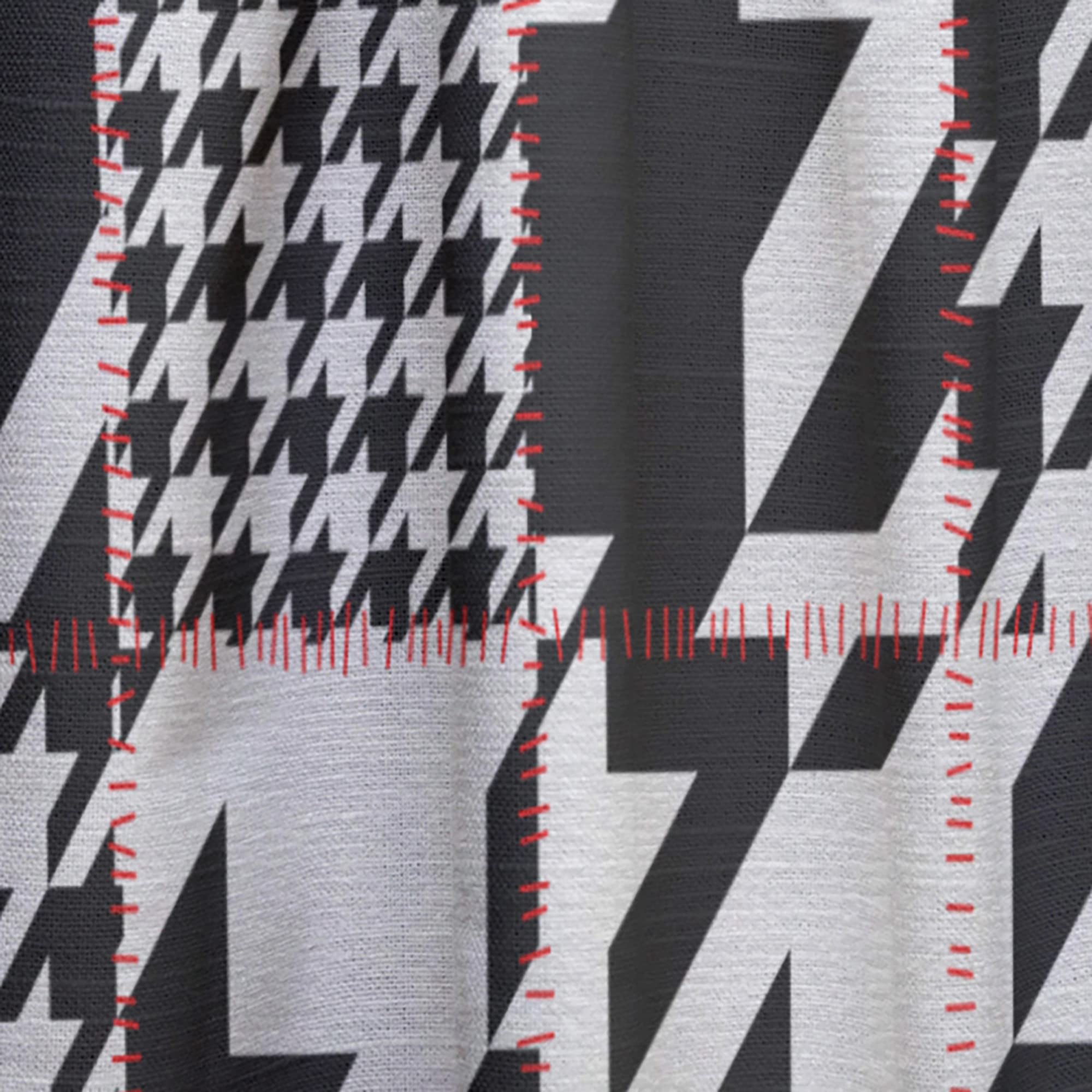 DesignQ Classic Houndstooth Pattern Thermal Insulated Curtains - Single Panel 52x95 Inch - Blackout Drapes for Bedroom & Living Room (Home Decor, Noise Reduction, Energy Saving)