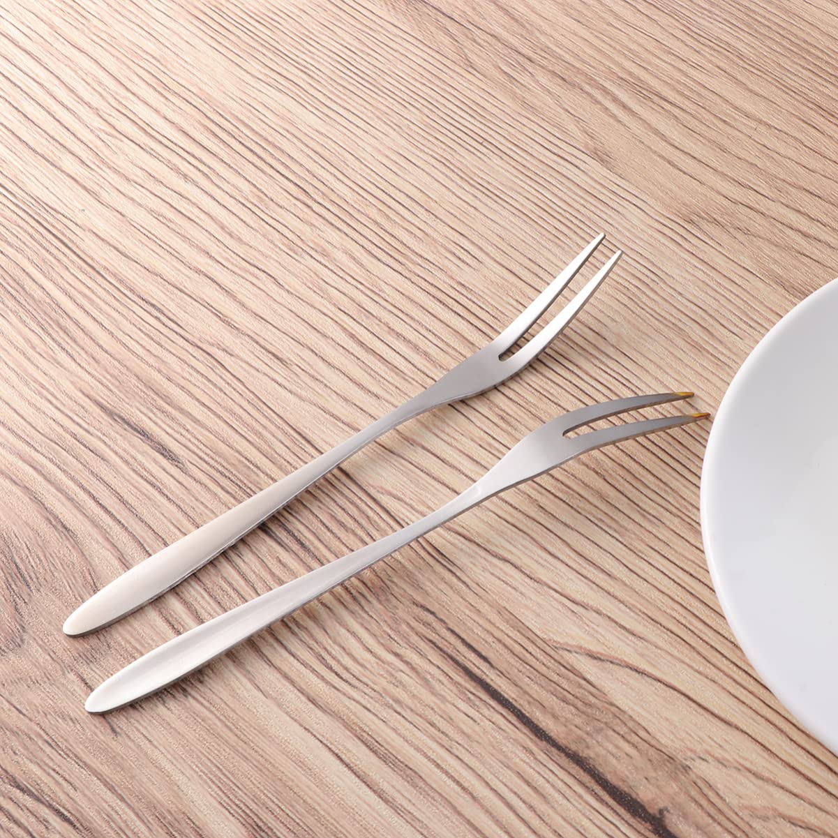 15 Pcs Stainless Steel Fruit Forks - Elegant Cake Forks & Cocktail Forks Set - Perfect for Parties, Desserts, and Fruit Platters