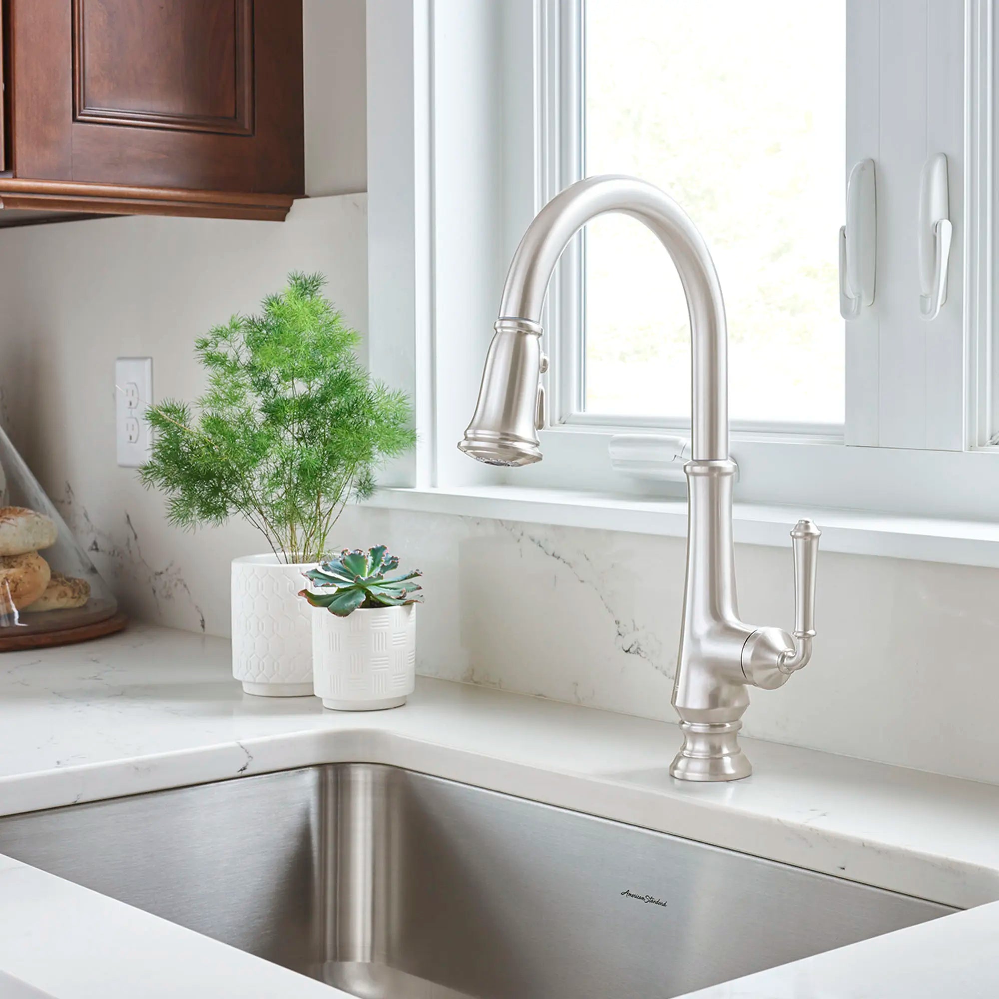 Delancey® Single Handle Pull Down Kitchen Faucet with Dual Spray Function - 1.5 GPM/5.7 LPM - Perfect for Modern Homes & Restaurant-Style Sinks