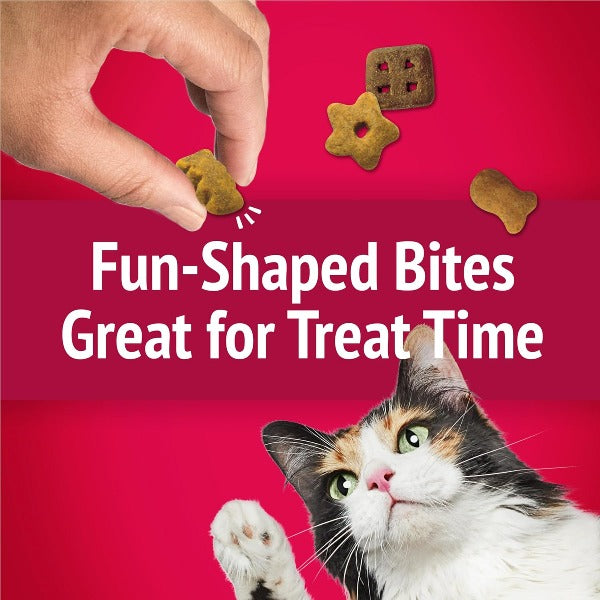 Friskies Party Mix Mixed Grill Crunchy Cat Treats - Delicious Natural Flavors for Cats - Perfect for Training, Rewards & Playtime
