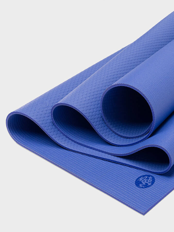 Manduka PROlite Standard 71 Yoga Mat 4.7mm - Premium Non-Slip Yoga Mat for Home & Studio Workouts - Ideal for Hot Yoga, Pilates & Meditation Practice