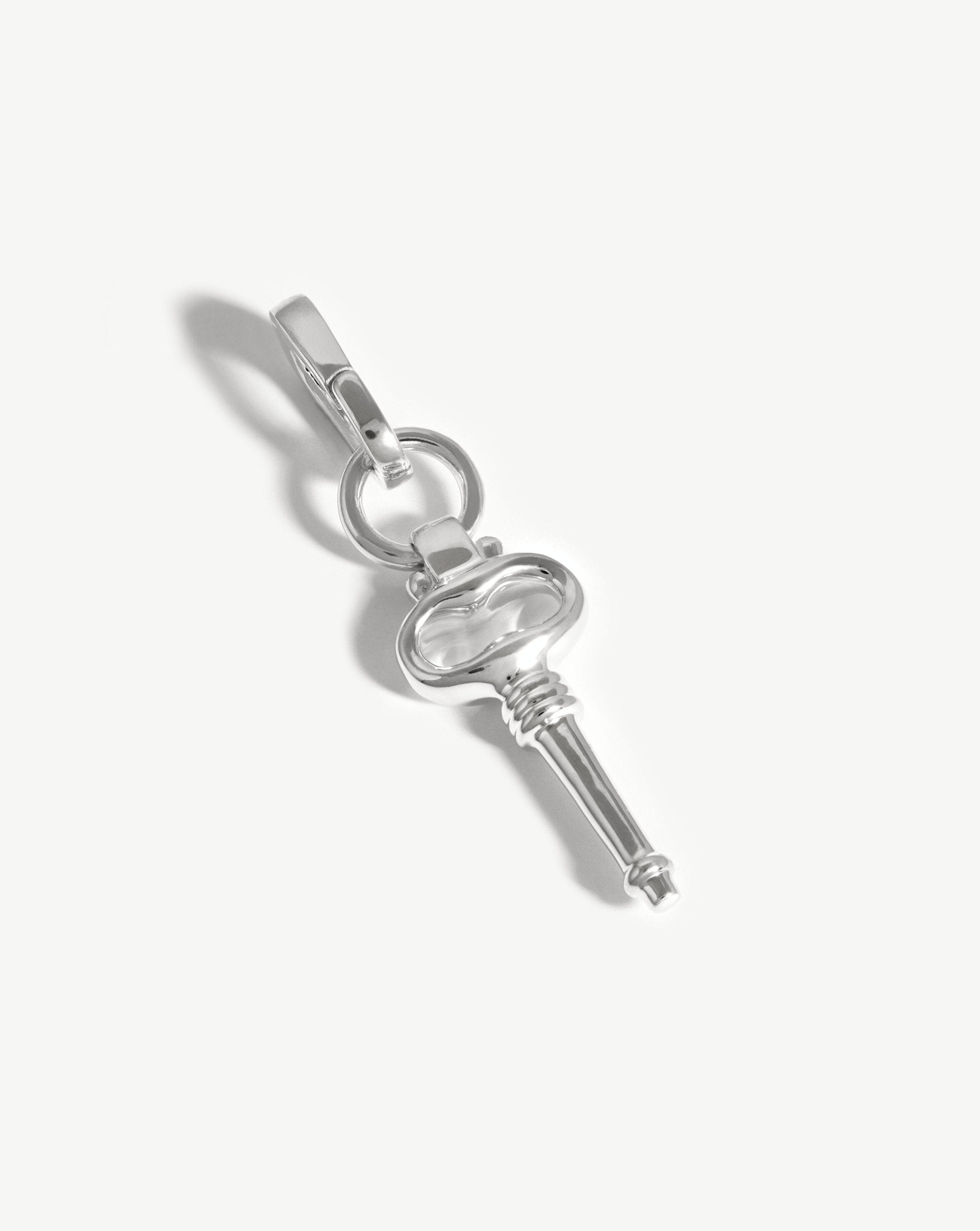 Durable Key Clip On Pendant - Secure Keychain Holder for Keys, ID Cards & Small Essentials - Perfect for Home, Office, Travel & Outdoor Adventures