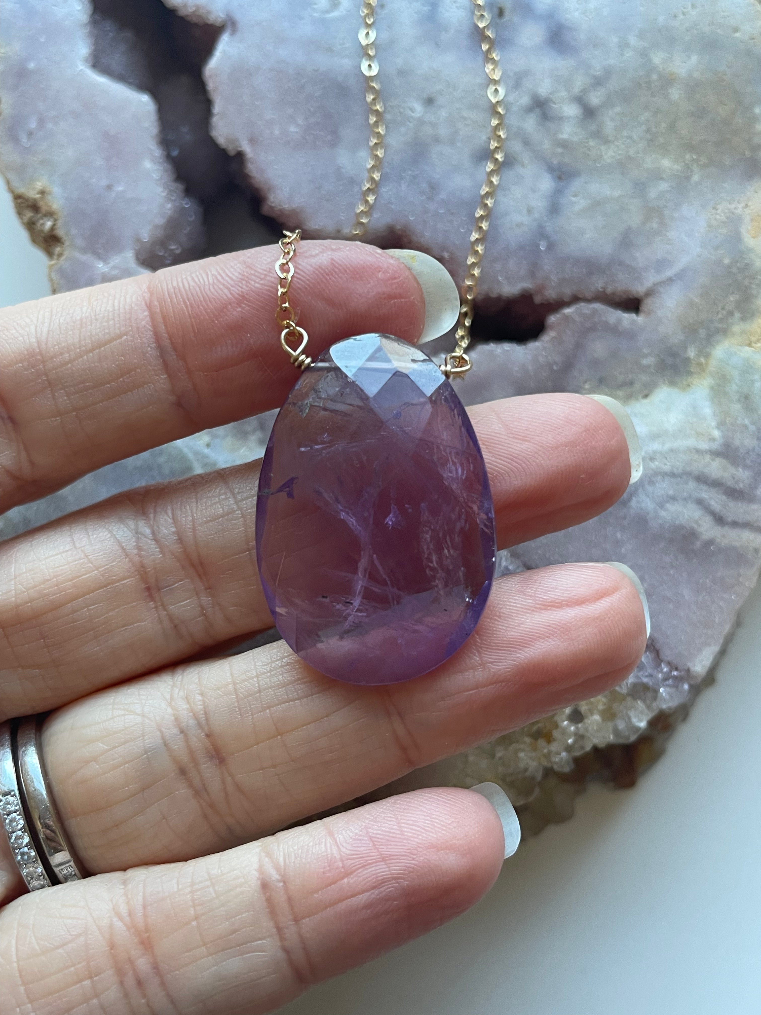 14K Gold Filled Amethyst Pendant Necklace for Women - Elegant Healing Crystal Jewelry Gift for Birthday, Anniversary & Spiritual Protection