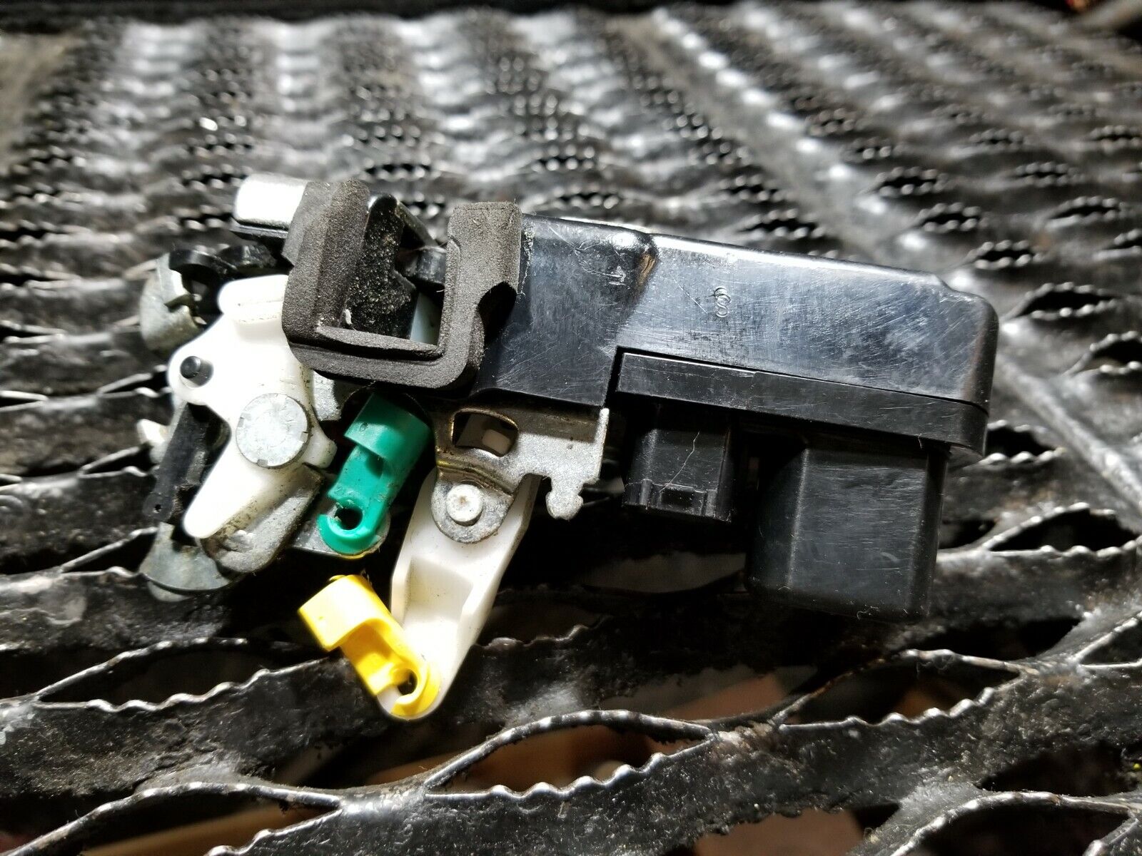 05-07 Dodge Magnum Left Rear Door Lock Actuator - OEM Replacement Part - Perfect for Car Door Lock Repair & Maintenance