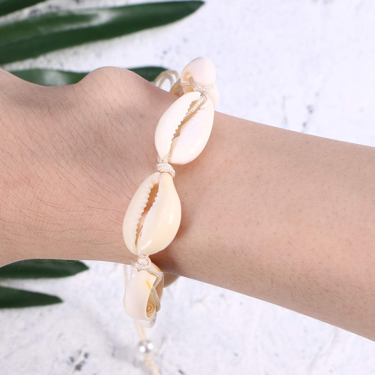 Happyyami Natural Shell Bracelets & Anklets - Adjustable Bohemian Boho Hawaiian Seashell Jewelry for Women & Girls (White) | Perfect for Beach Vacations, Summer Outfits & Boho Fashion Accessories