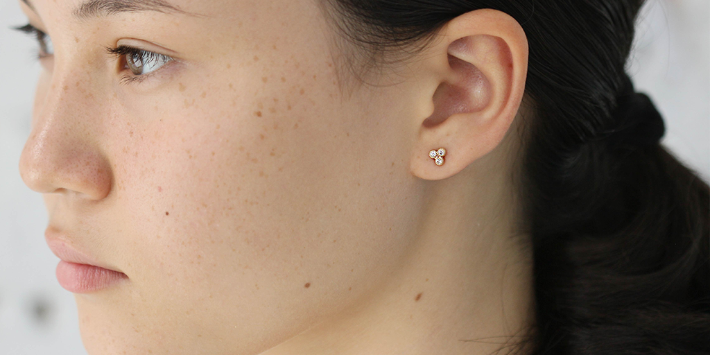 Melee 24A White Diamond Stud Earrings - Perfect for Weddings, Anniversaries & Special Occasions