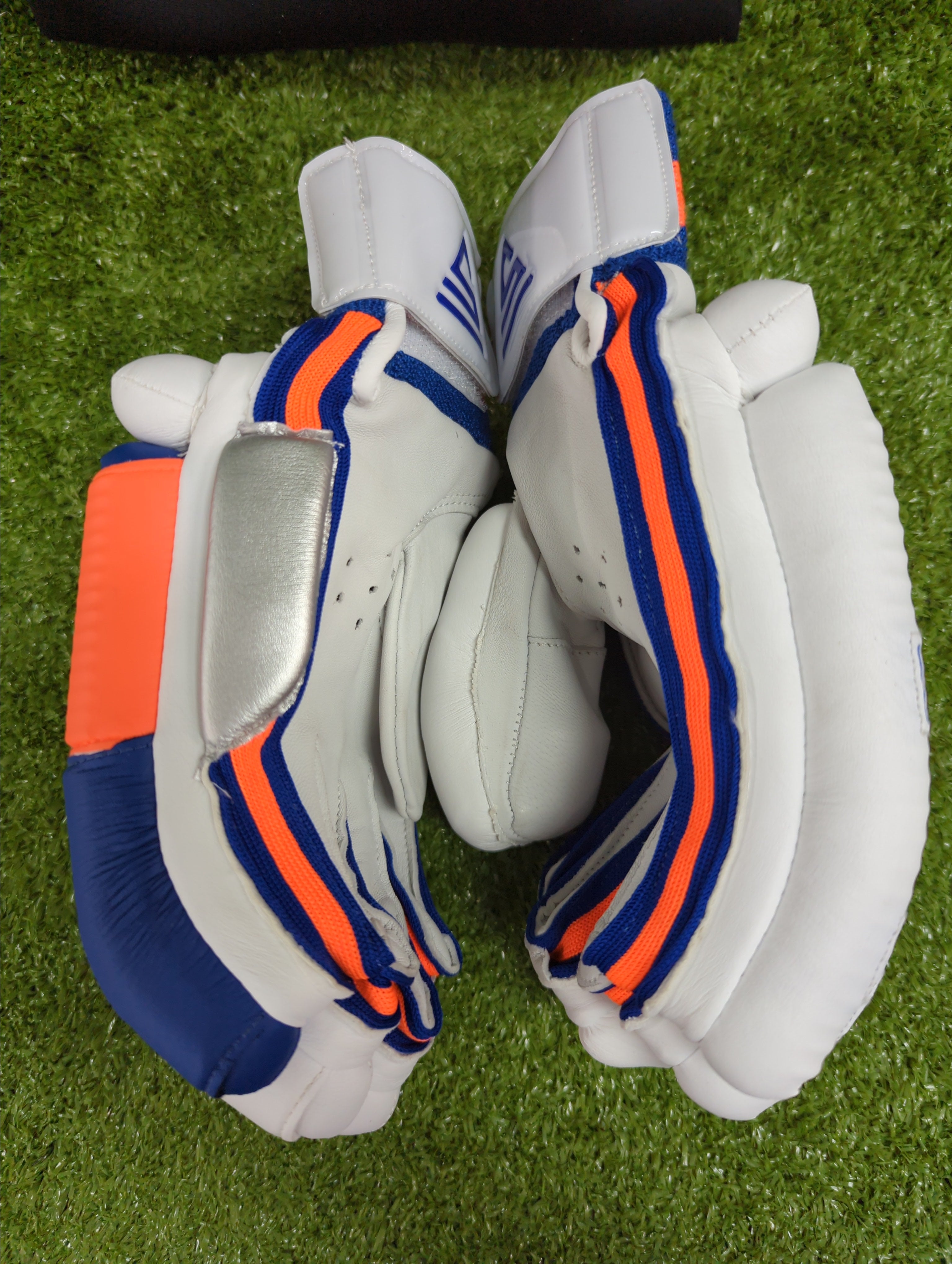 Premium GOAT Adult Cricket Batting Gloves - Lightweight & Durable for Training & Matches - Perfect for Cricket, Baseball & Sports Practice