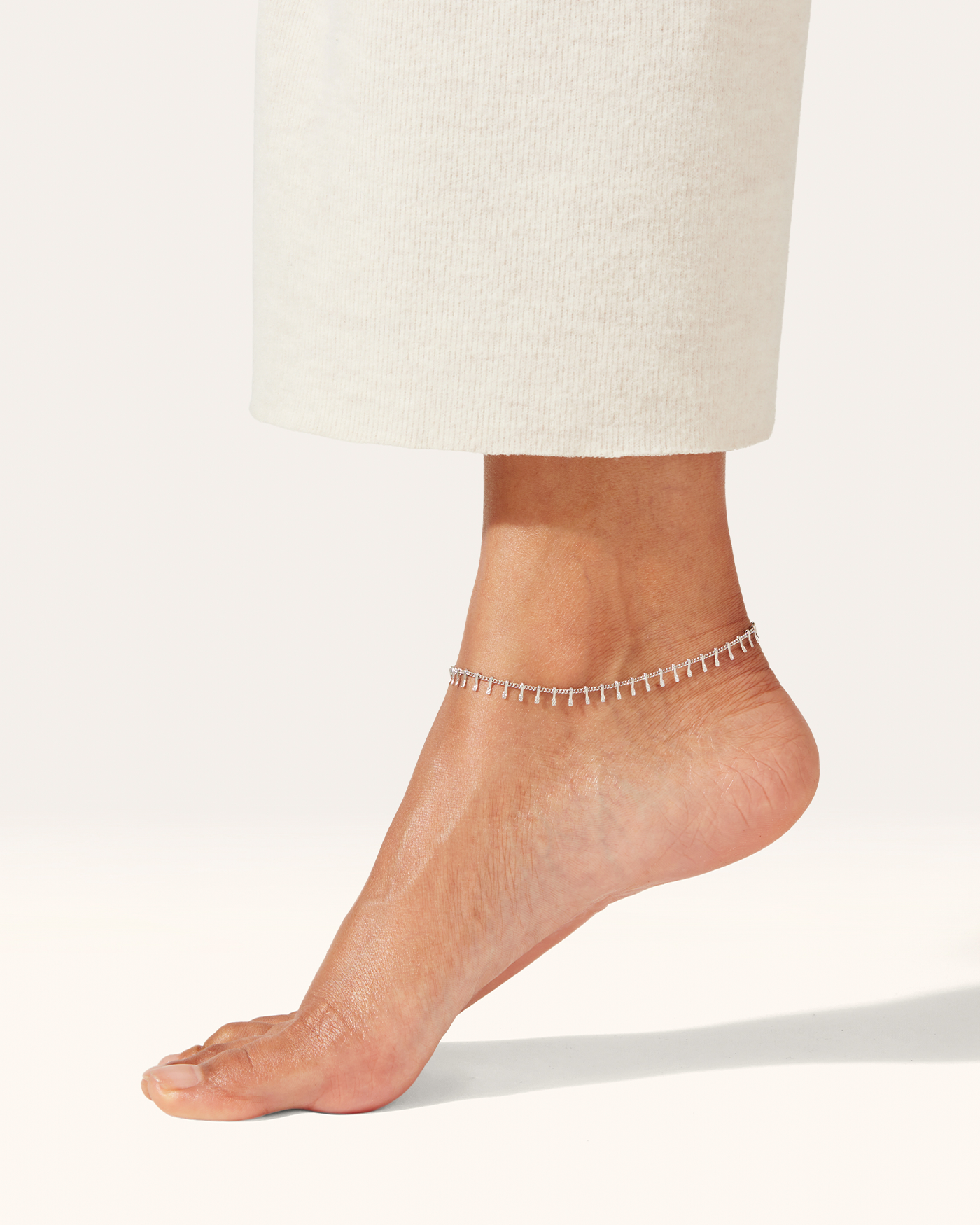 Lumi Anklet Silver - Elegant Adjustable Ankle Bracelet for Women - Perfect for Beach, Parties & Everyday Wear