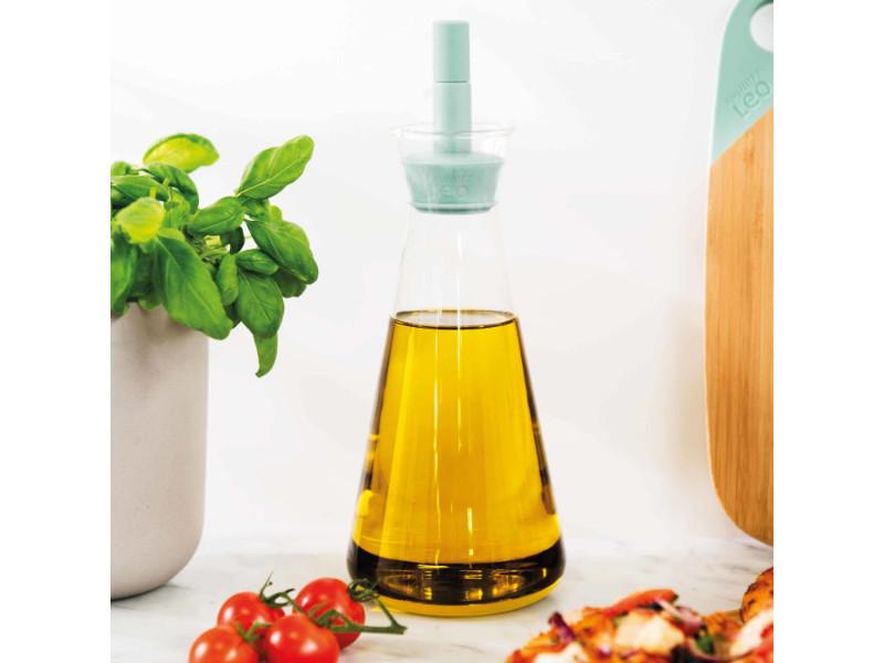 BergHOFF Leo Glass Oil Dispenser 0.57 qt (540ml) - Premium Olive Oil Bottle with Pour Spout & Stainless Steel Lid - Perfect for Kitchen, Dining Table & Salad Dressing