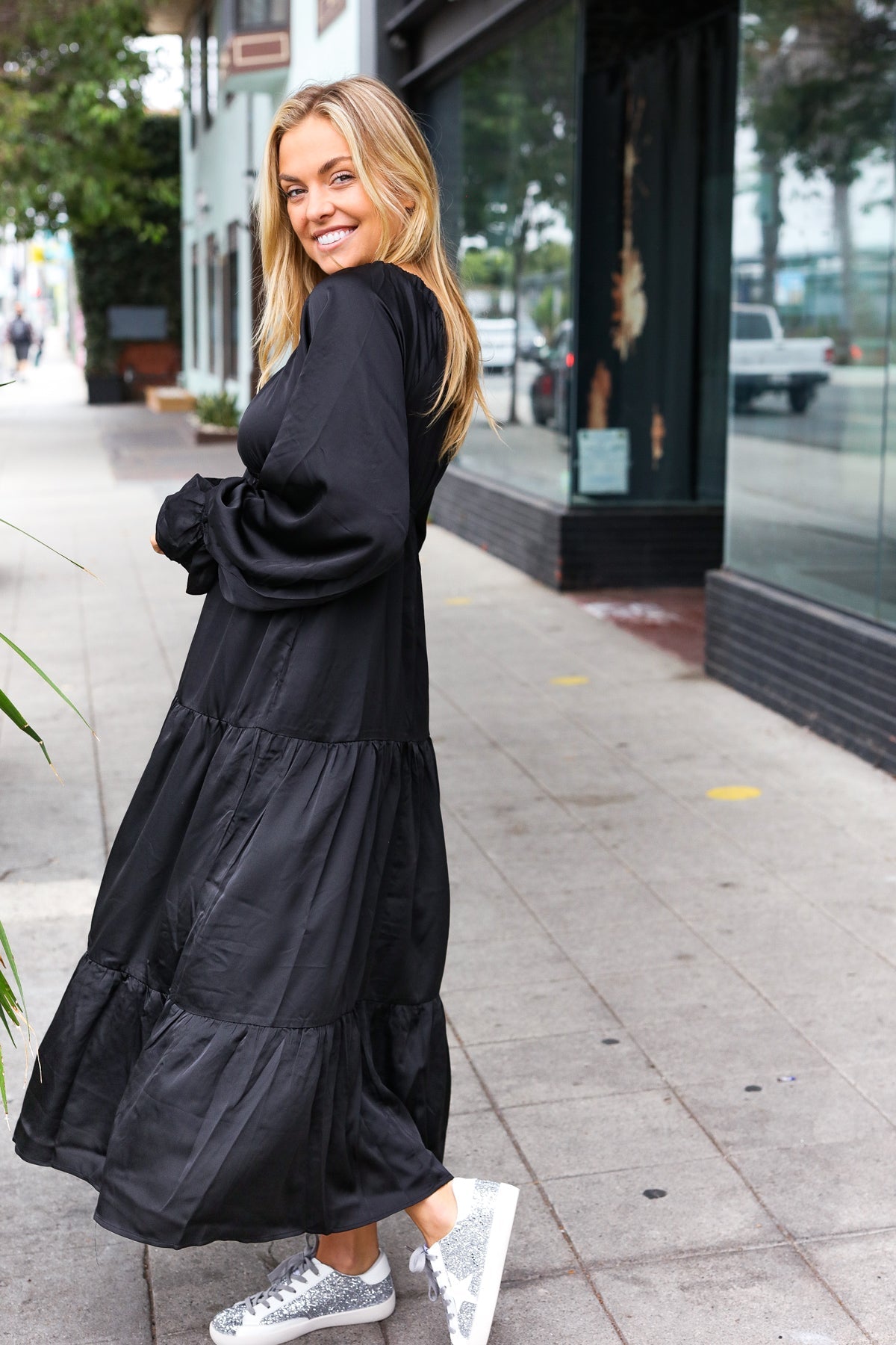 Elegant Black Elastic V-Neck Tiered Satin Maxi Dress for Women - Perfect for Evening Parties, Weddings & Special Occasions
