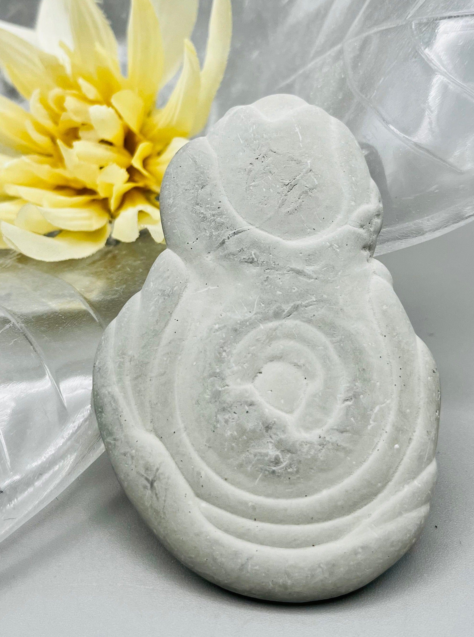 Natural Calcite Fairy Stone - Unique Healing Crystal for Meditation, Reiki & Energy Work - Perfect for Home Decor, Spiritual Gifts & Crystal Collectors
