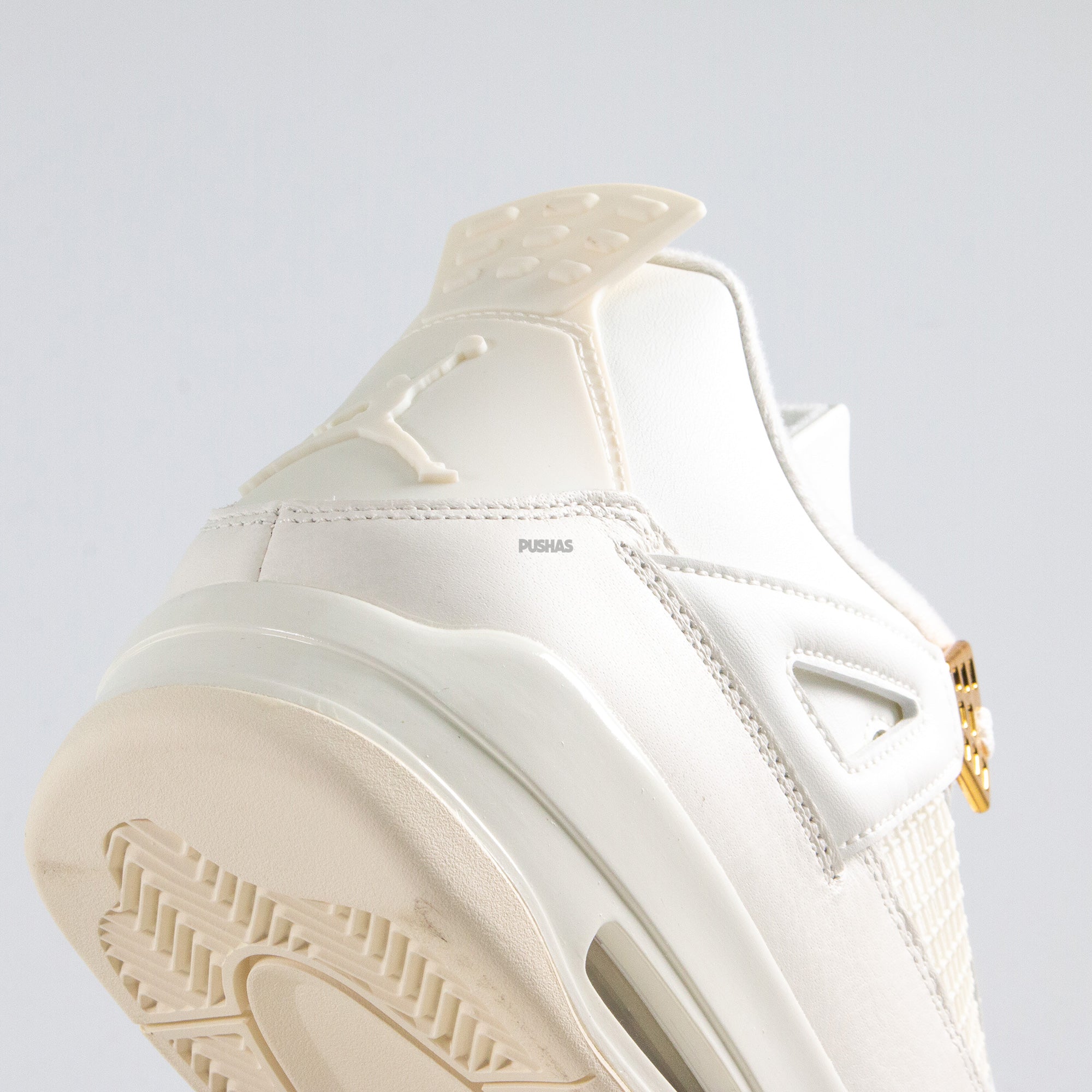Air Jordan 4 Retro 'Metallic Gold' Women's Sneakers (2024) - Stylish Basketball Shoes for Women, Fashionable Gym & Streetwear Shoes for Everyday Wear