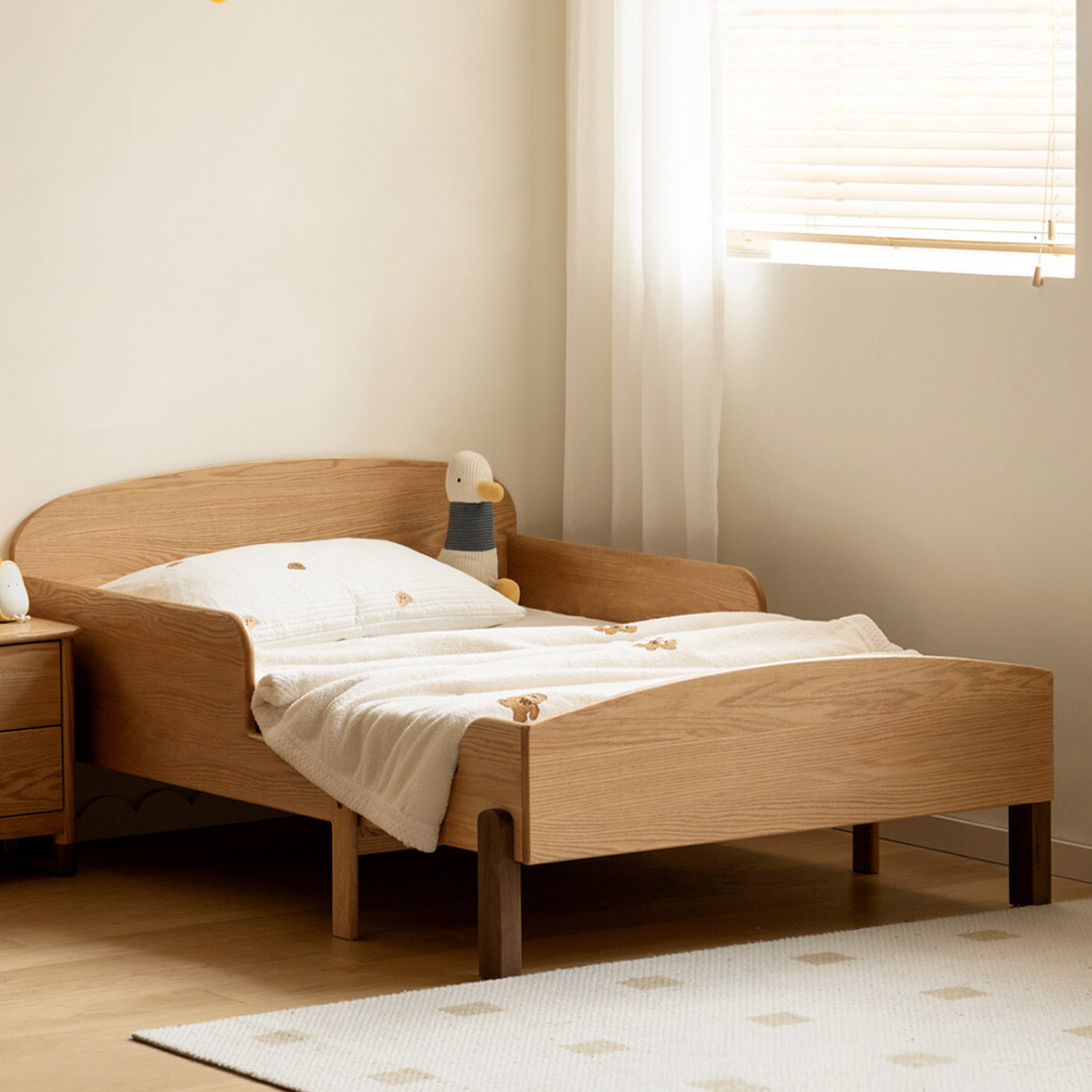 Expandable Solid Oak & Beech Wood Toddler Bed – Adjustable from 57in (145cm) to 80.7in (205cm) – Perfect for Growing Kids & Small Bedrooms